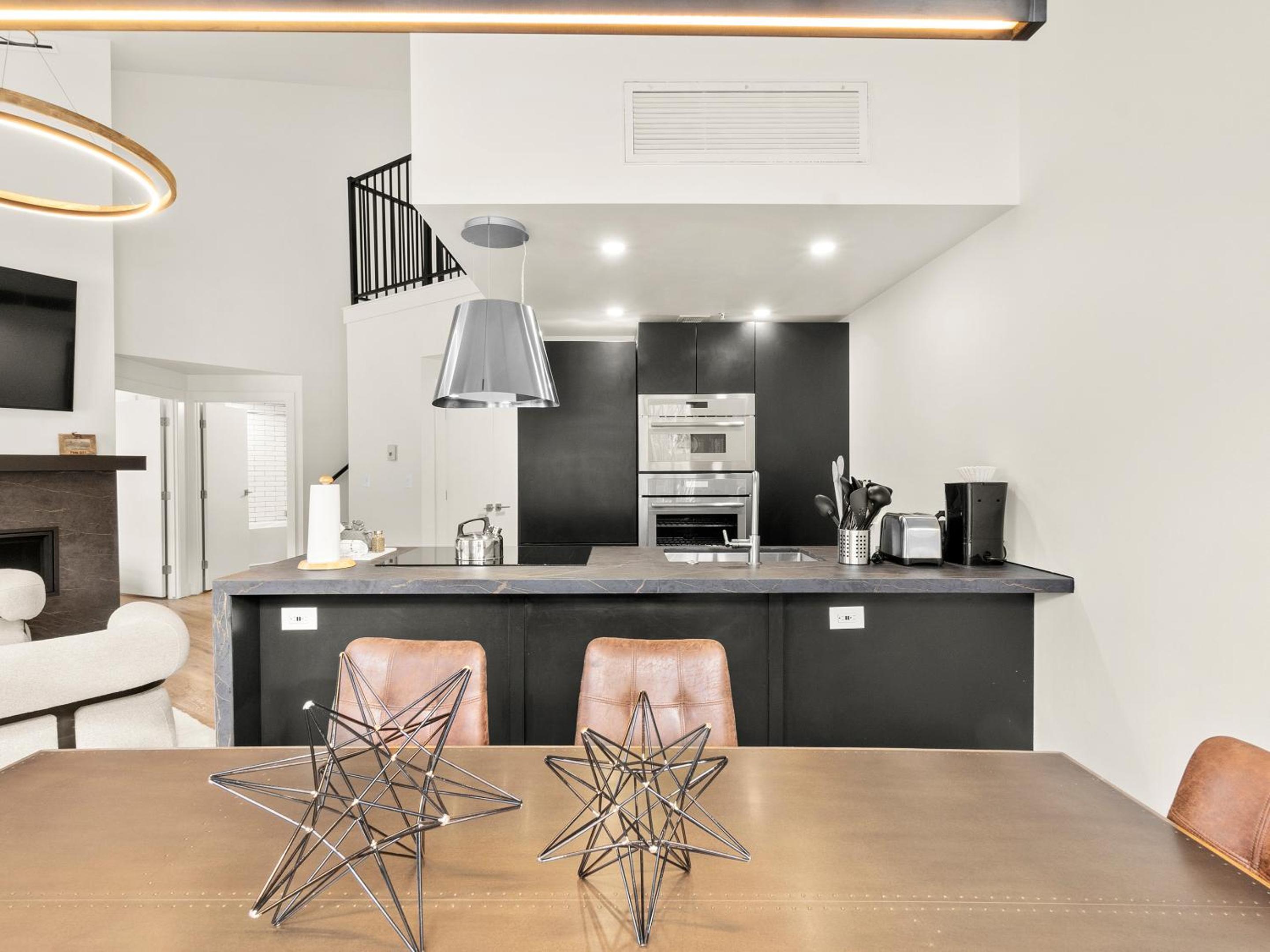 Two-Bedroom Loft Apartment - Photo 11