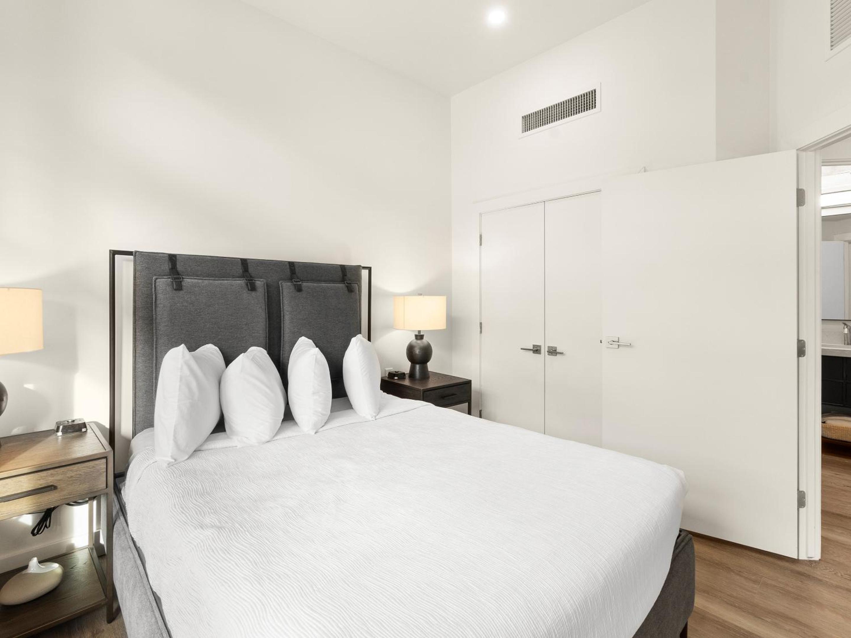 Two-Bedroom Loft Apartment - Photo 9