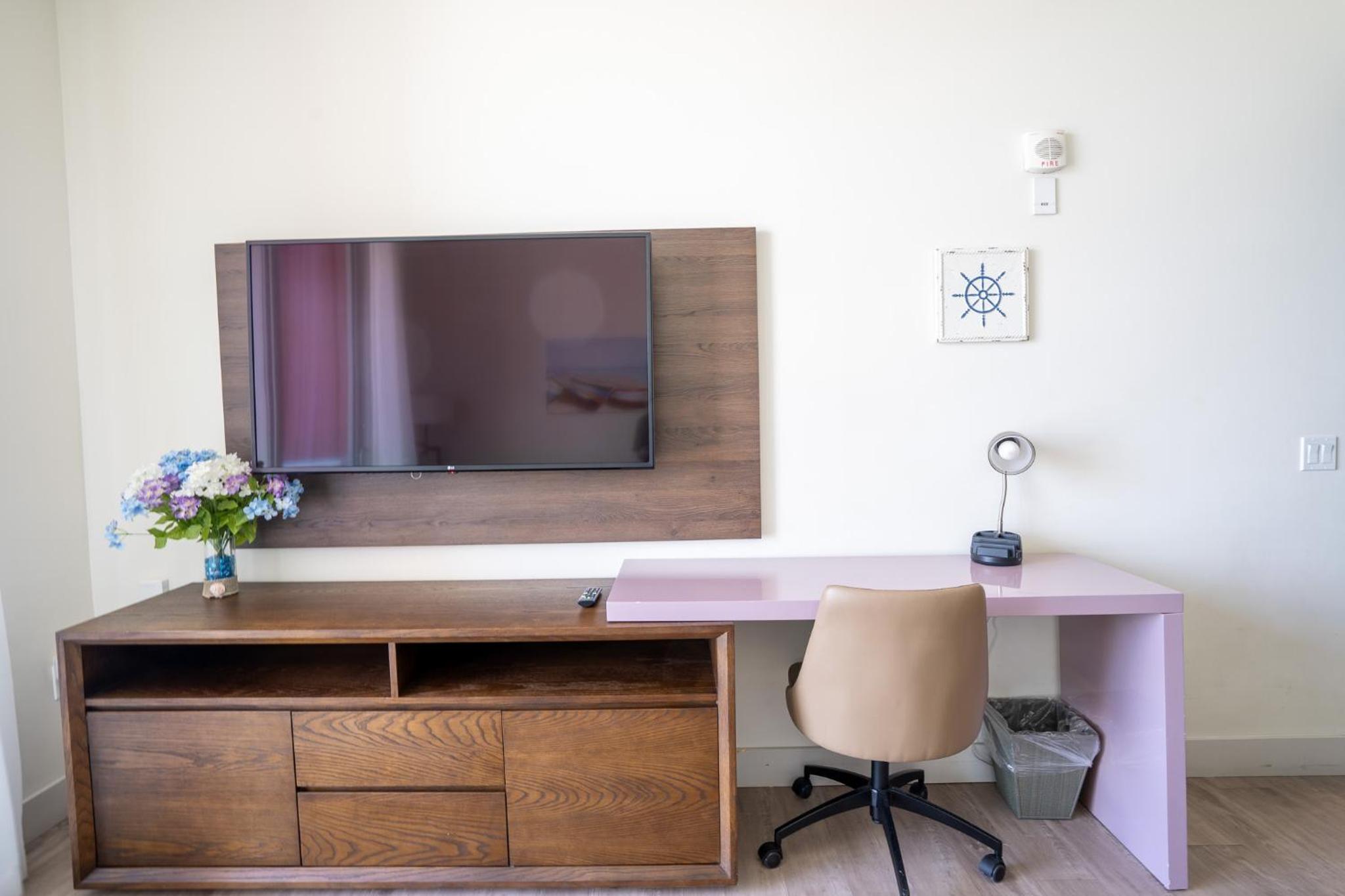 One-Bedroom Apartment with Balcony photo 3