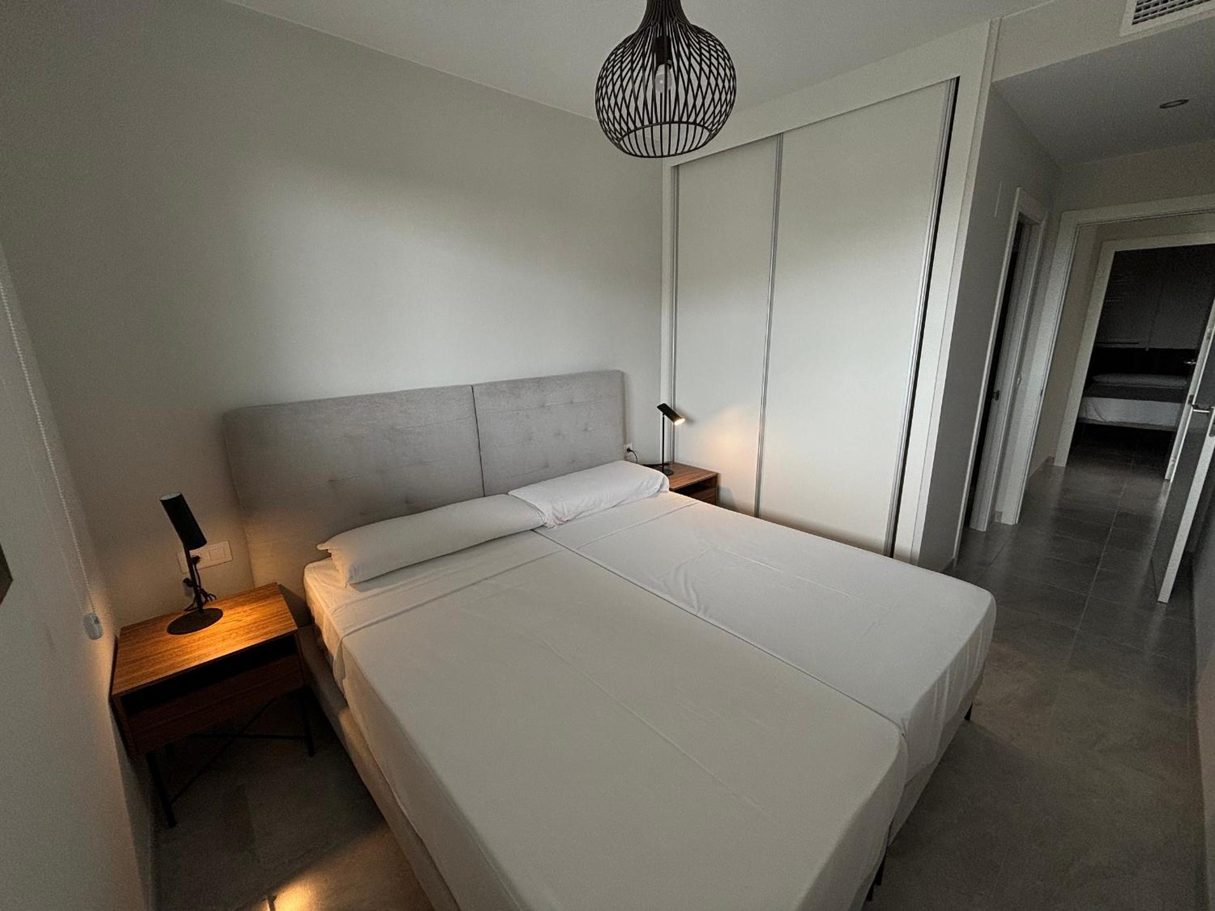 Apartamento de dos habitaciones con balcón