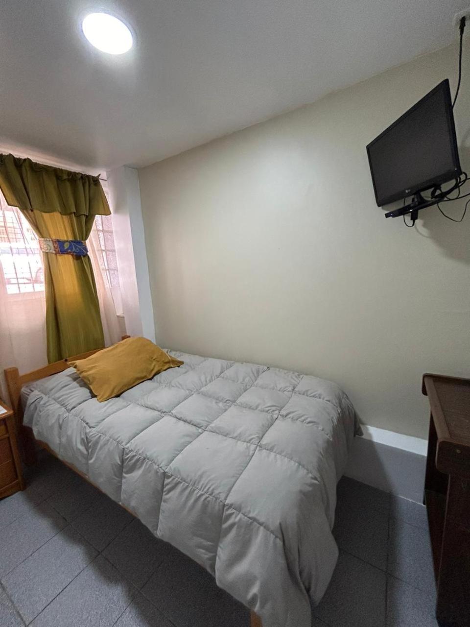 Single Room with Private Bathroom photo 1