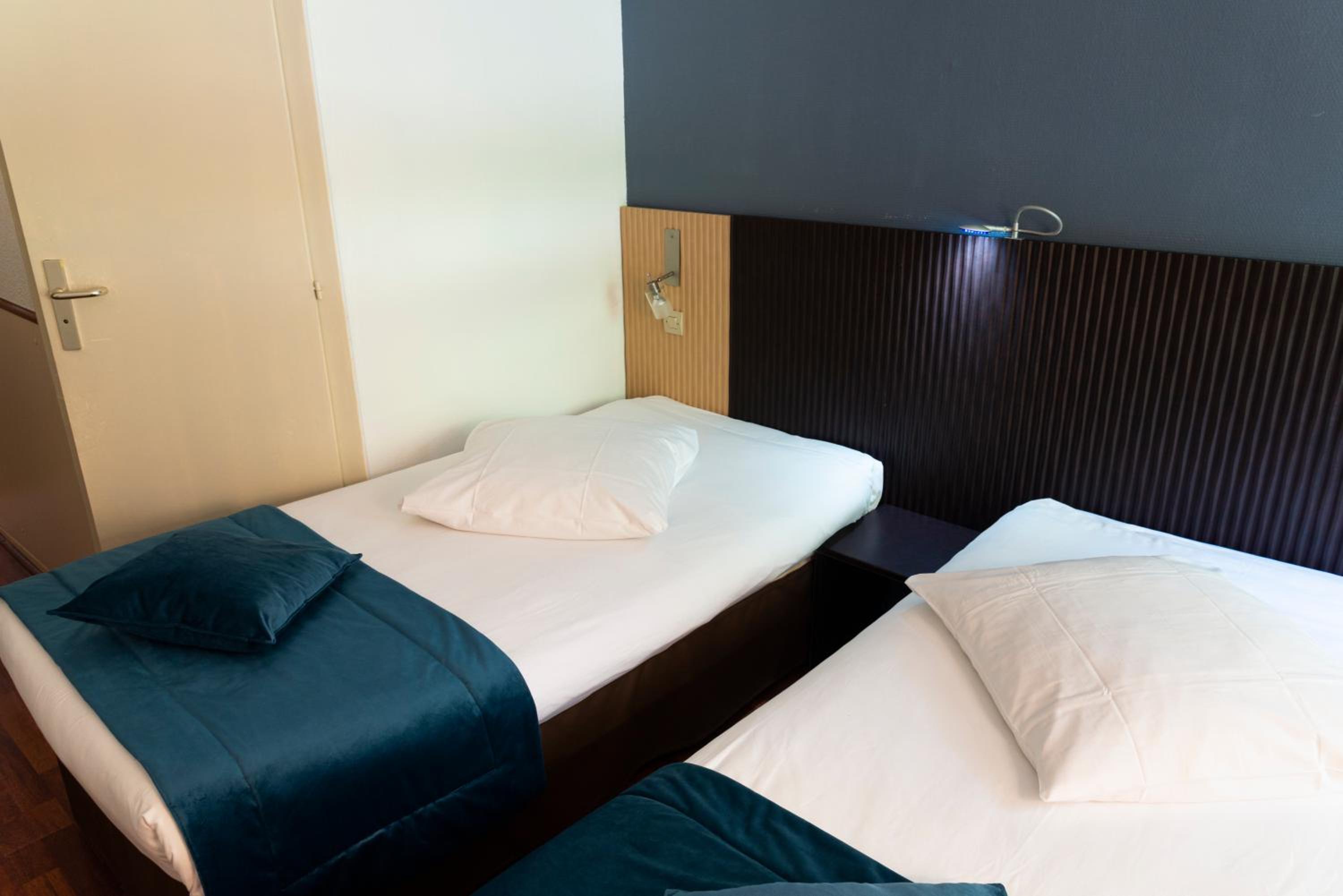 Quadruple Room - Photo 5