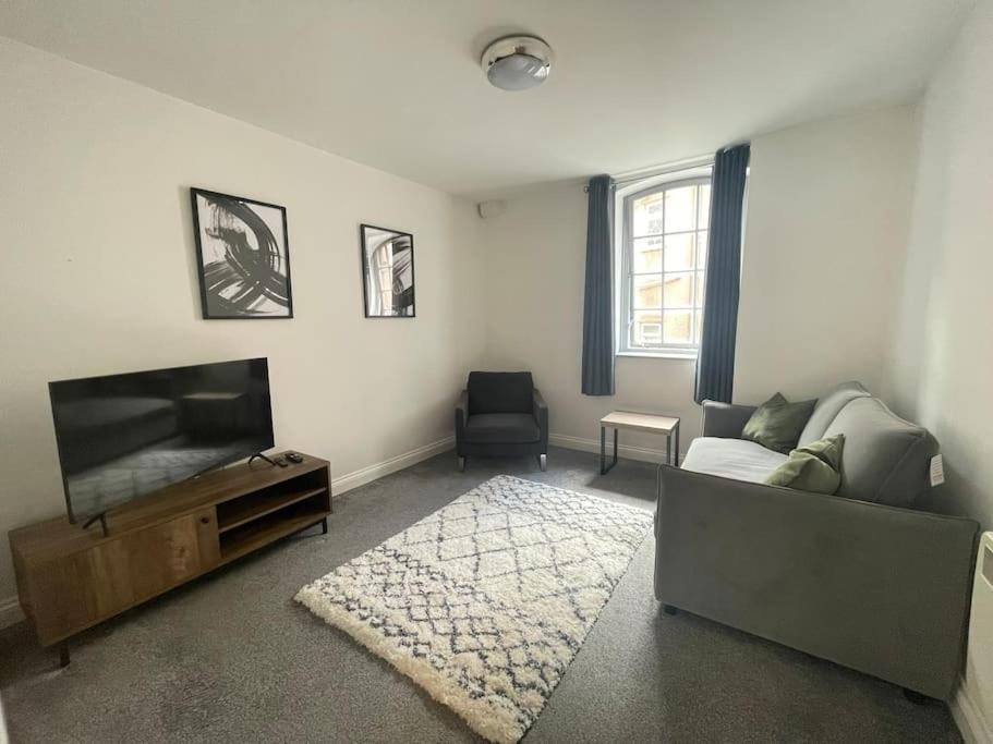 Two-Bedroom Apartment photo 2