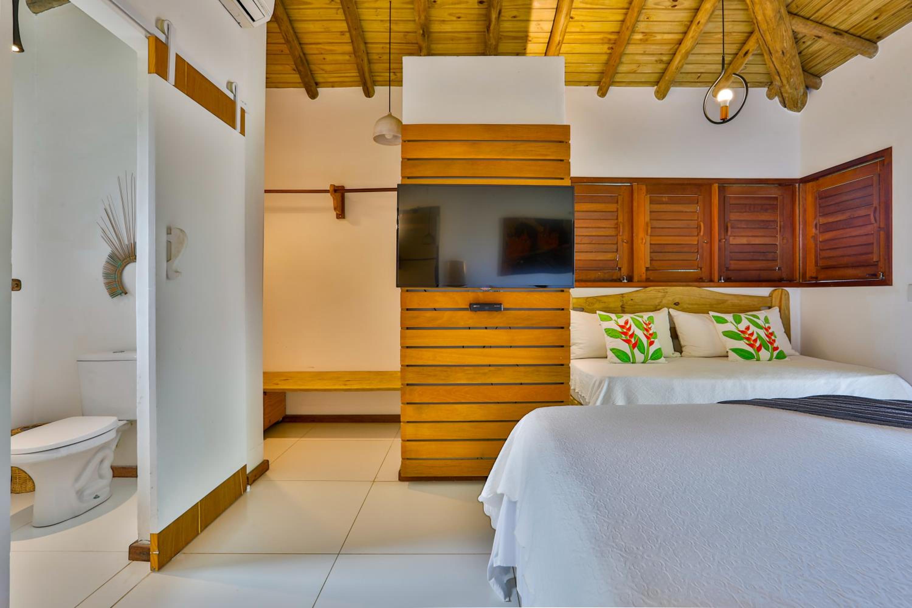 Standard Double or Twin Room - Photo 11