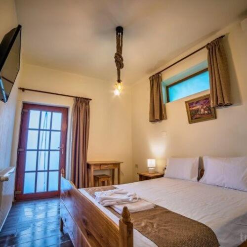 Double Room with Separate Entrance  photo 3