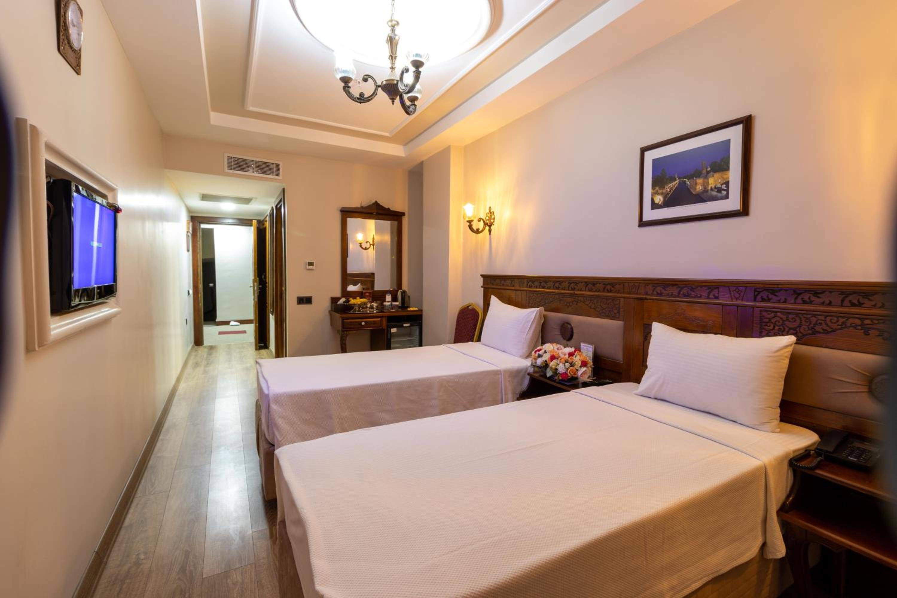 Double Room - Photo 13