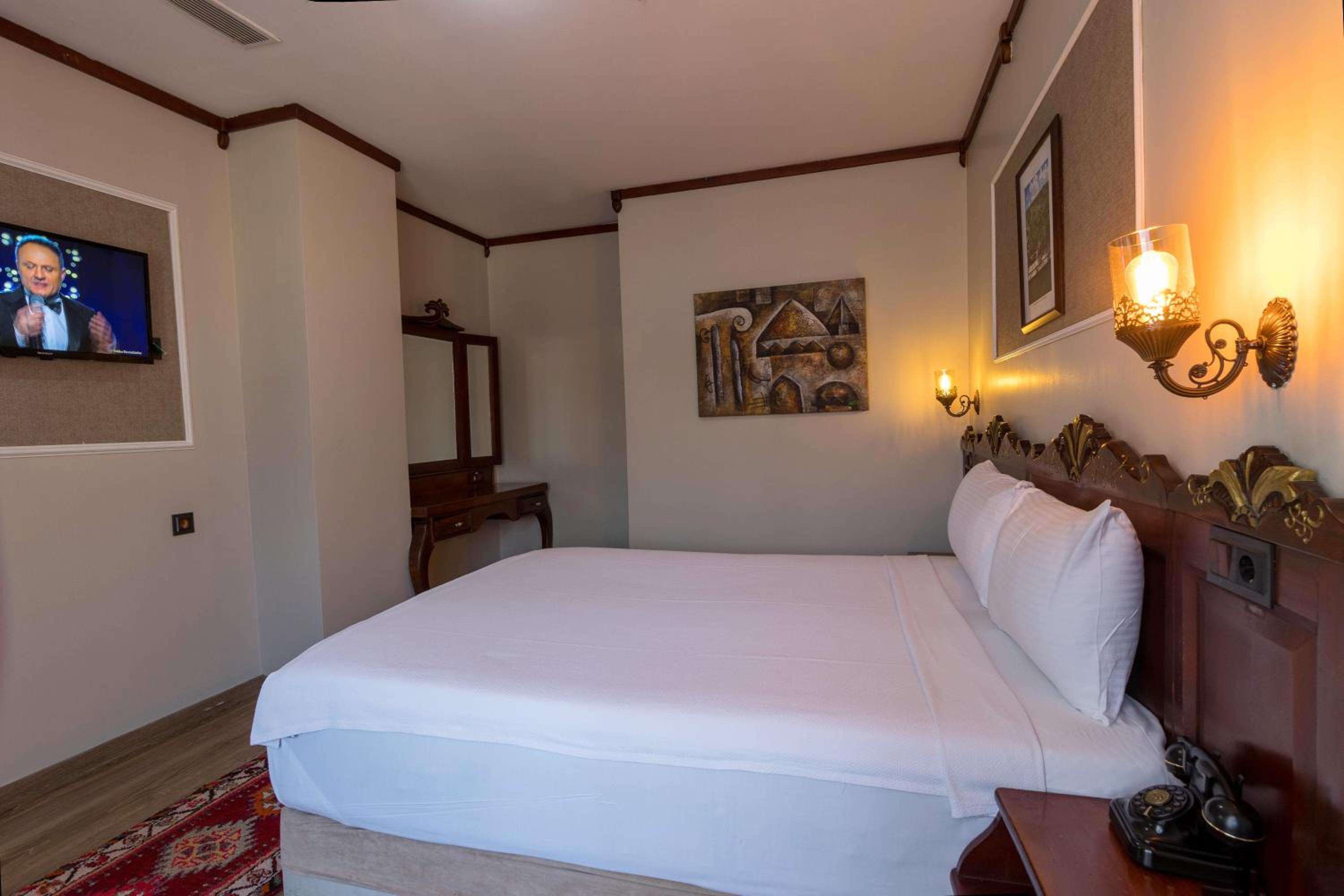 Double Room - Photo 10