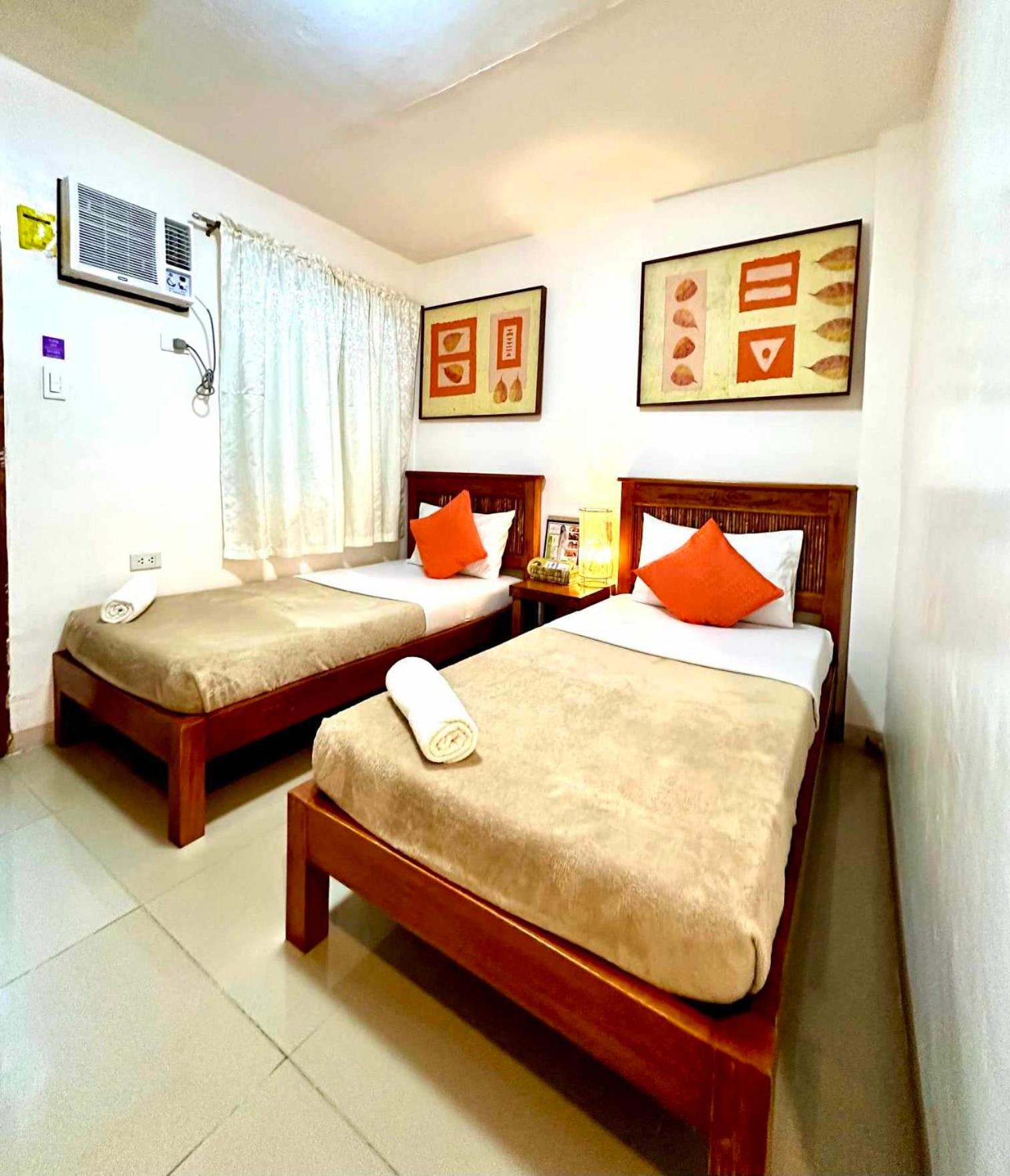 Twin Room - Photo 4