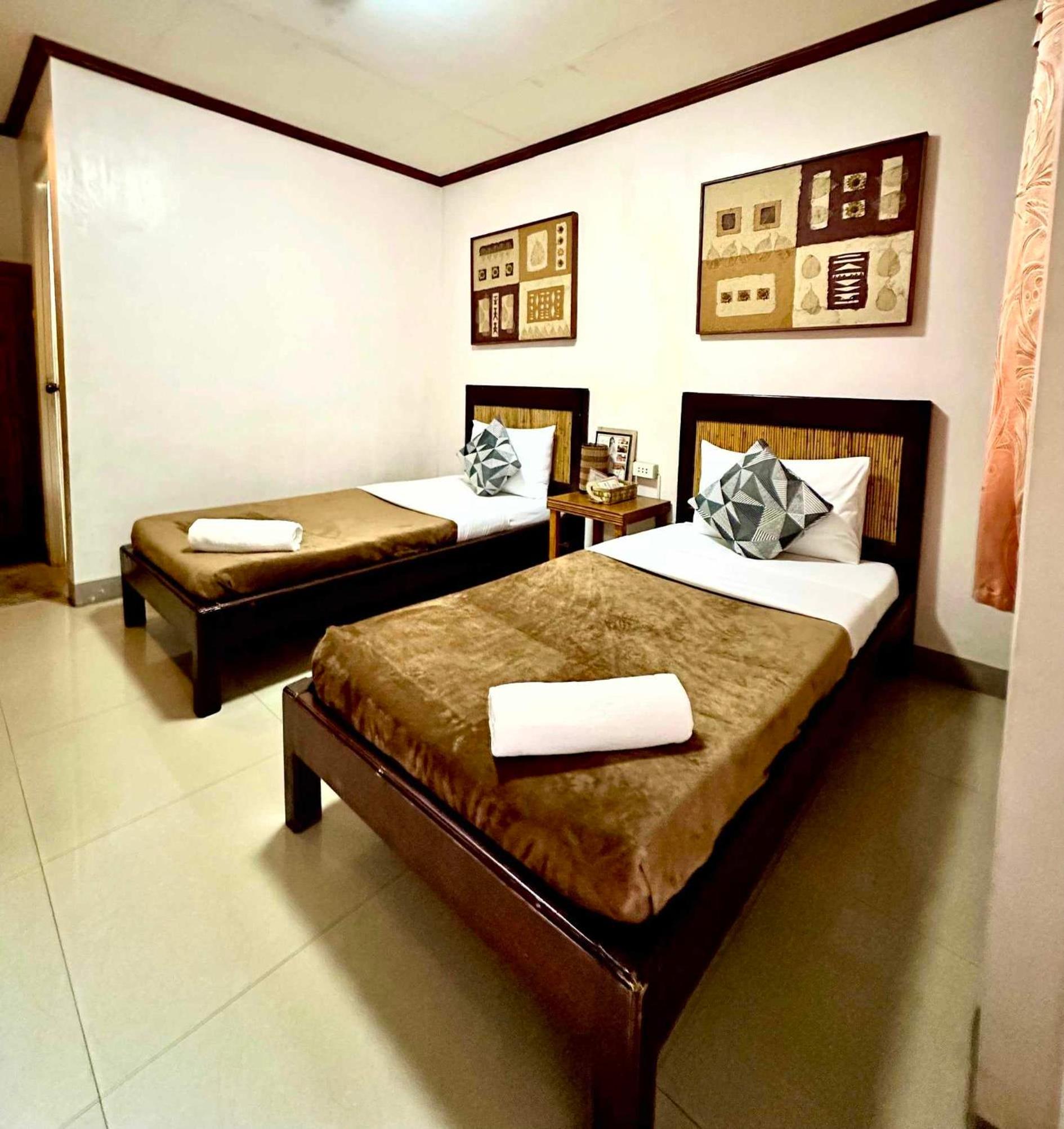 Twin Room - Photo 3
