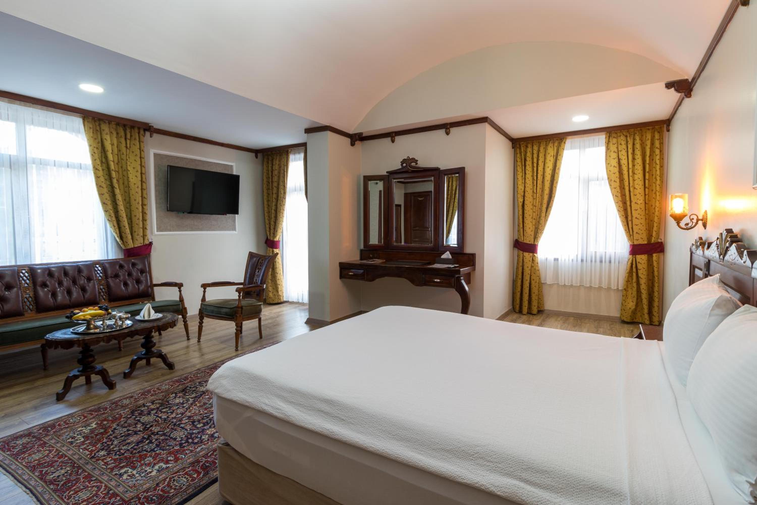 Suite - Photo 12