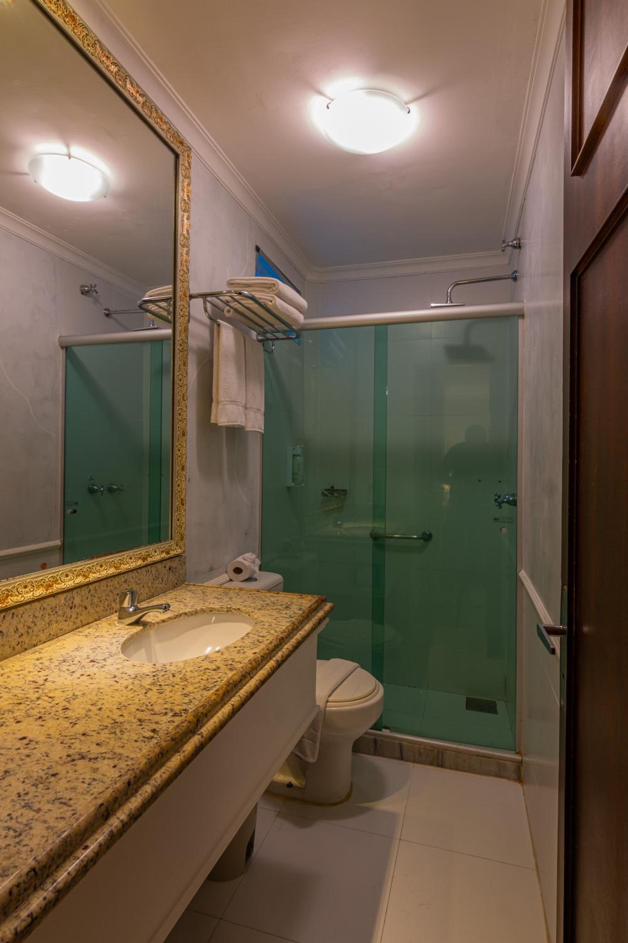 Standard Twin Room - Photo 2