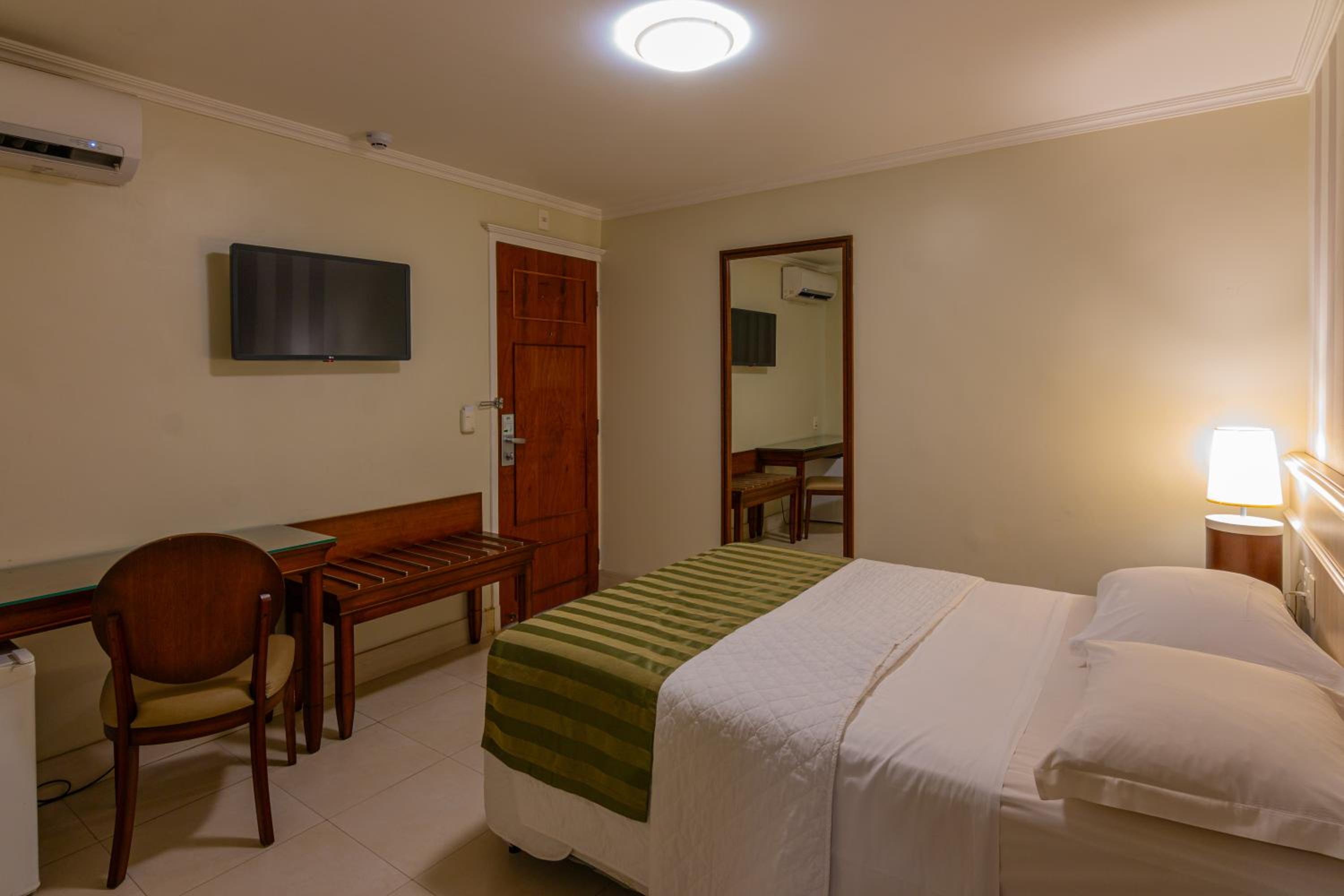 Standard Double Room - Photo 1