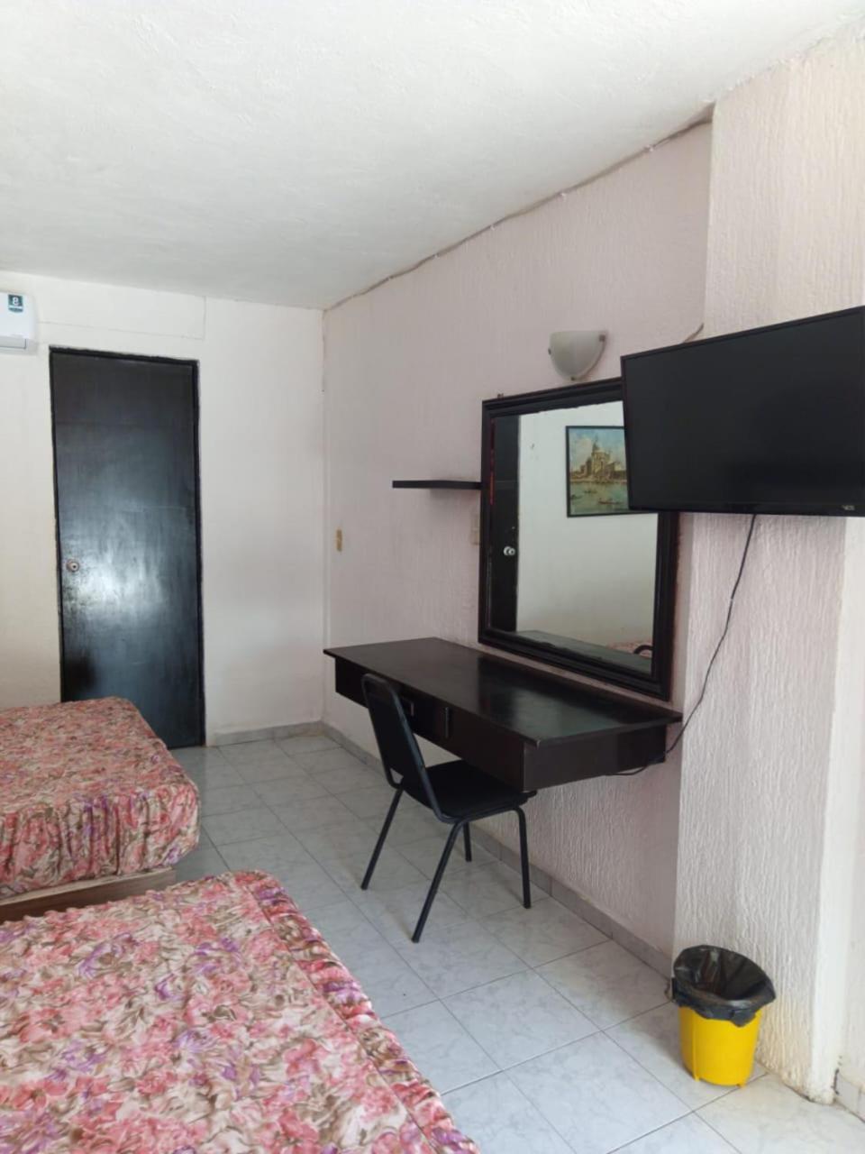 Standard Quadruple Room - Photo 1