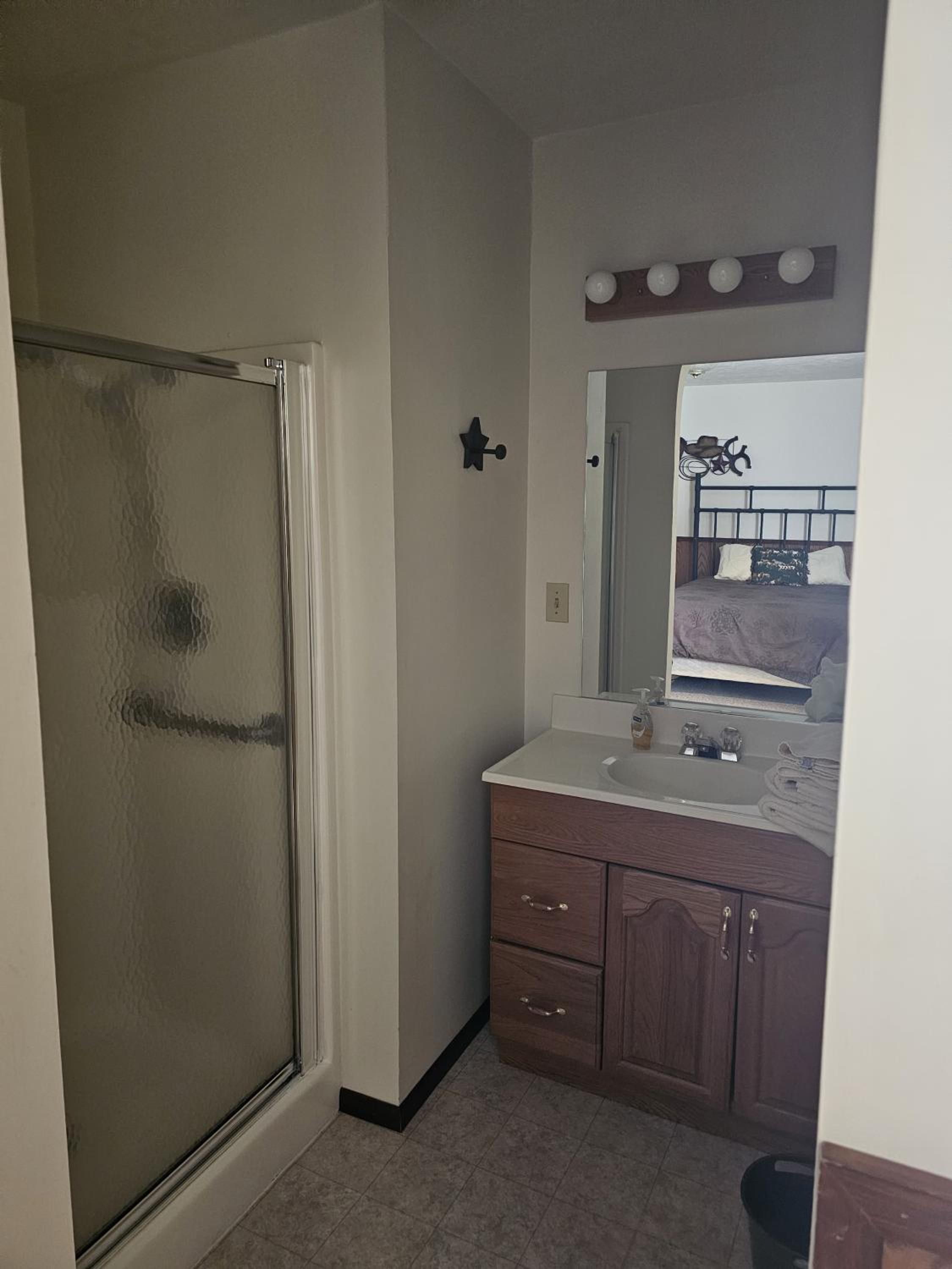 Deluxe Queen Room with Two Queen Beds photo 2