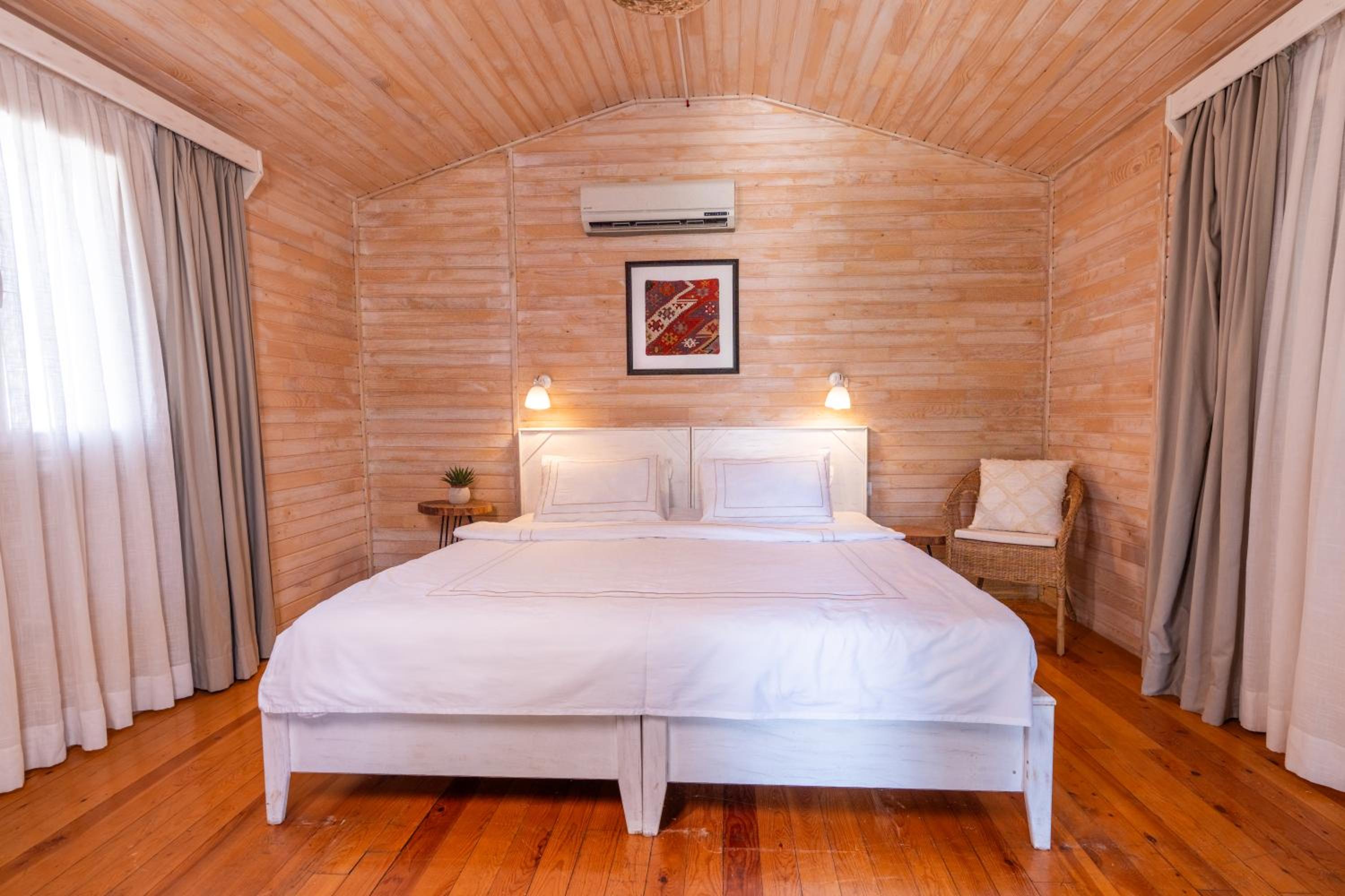 One-Bedroom Bungalow