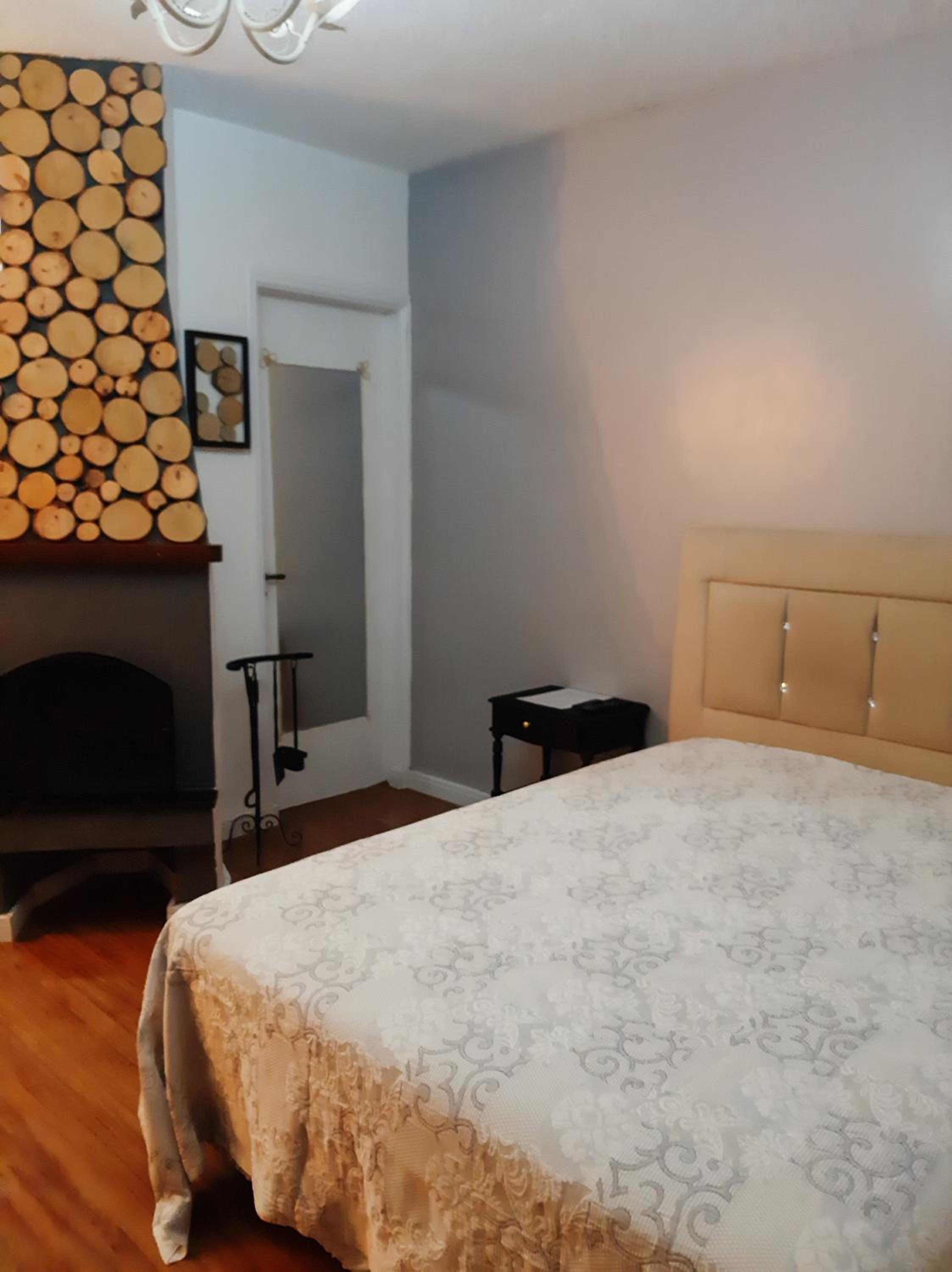 One-Bedroom House photo 1