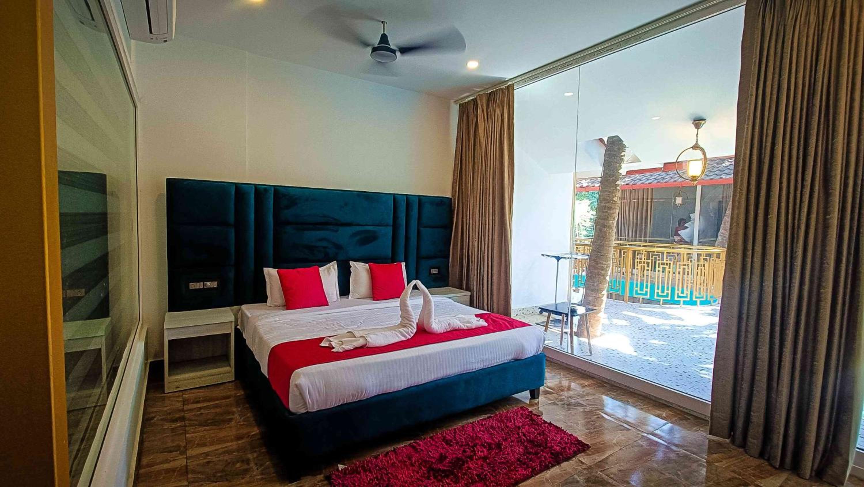 Deluxe Room - Photo 6
