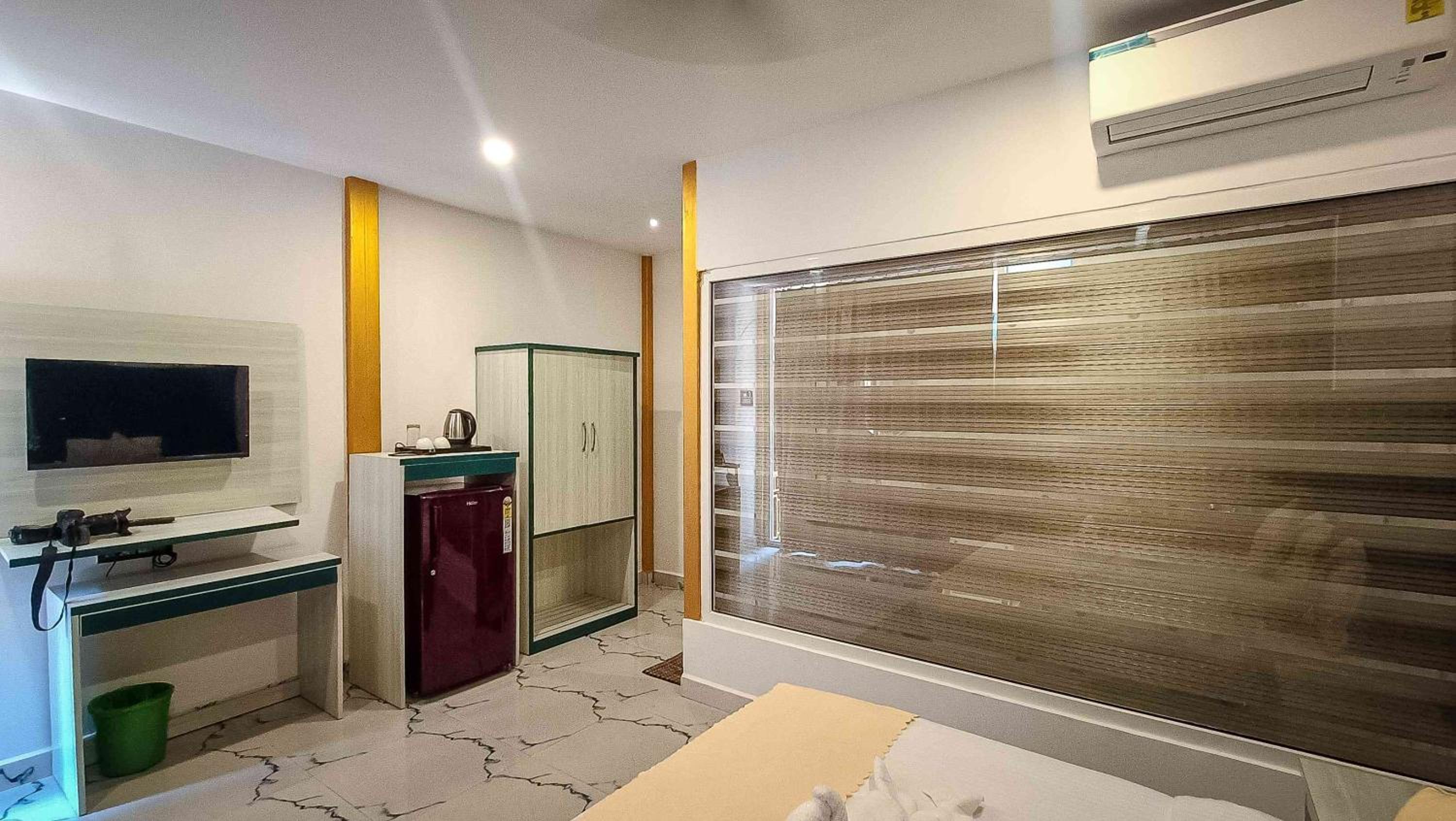 Deluxe Room - Photo 3