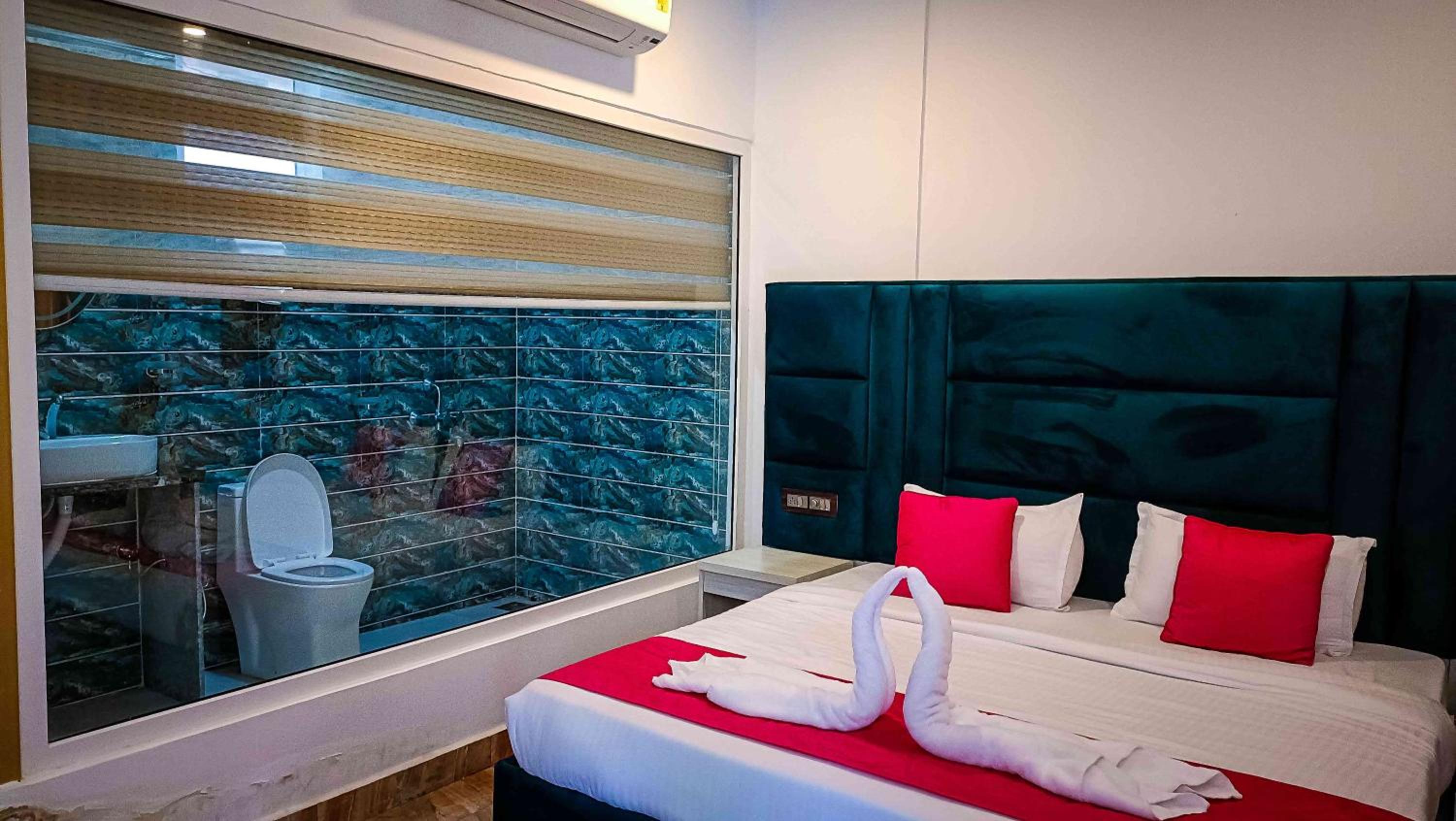 Deluxe Room - Photo 2