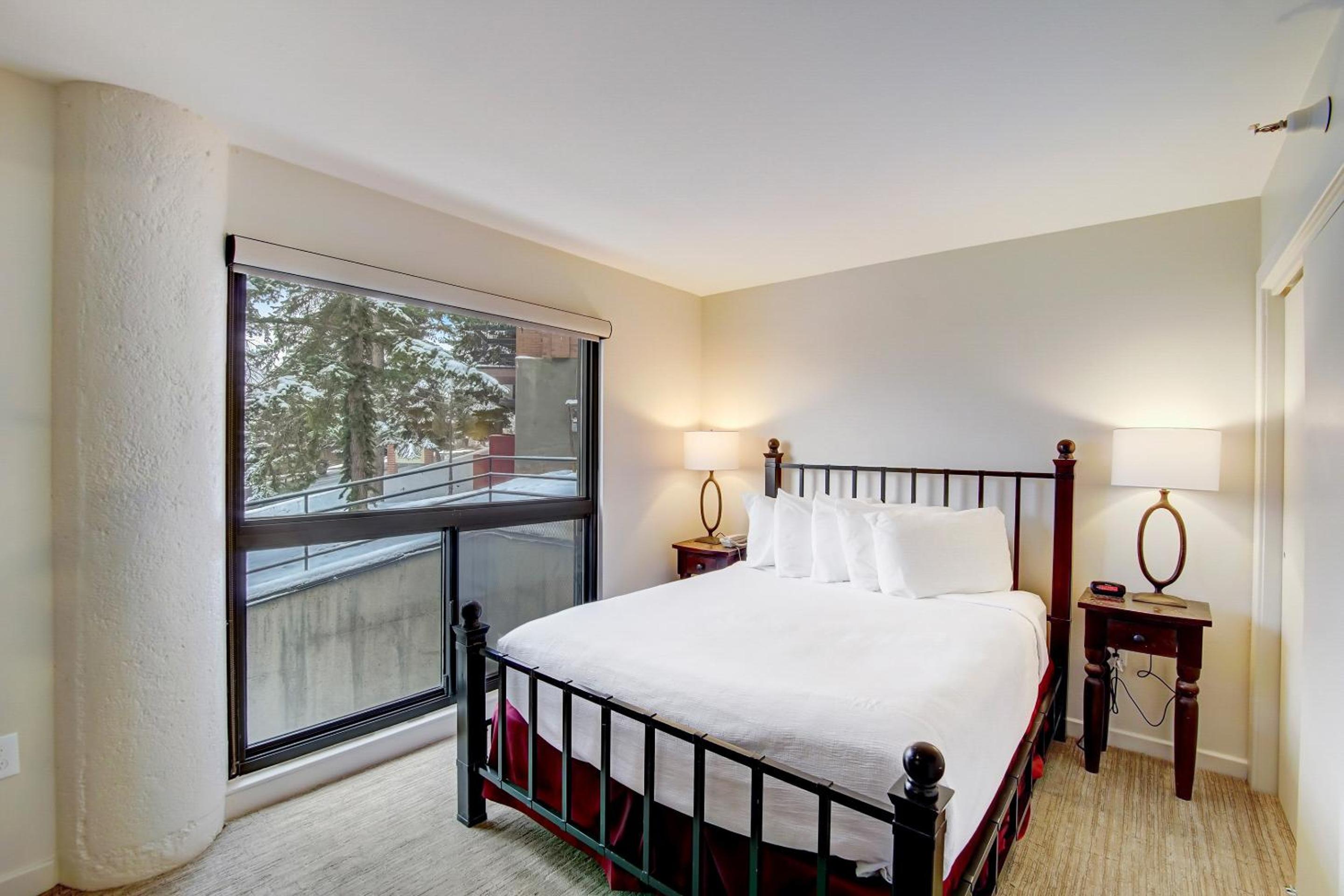 2 Bedroom Condominium with Spa - Photo 11