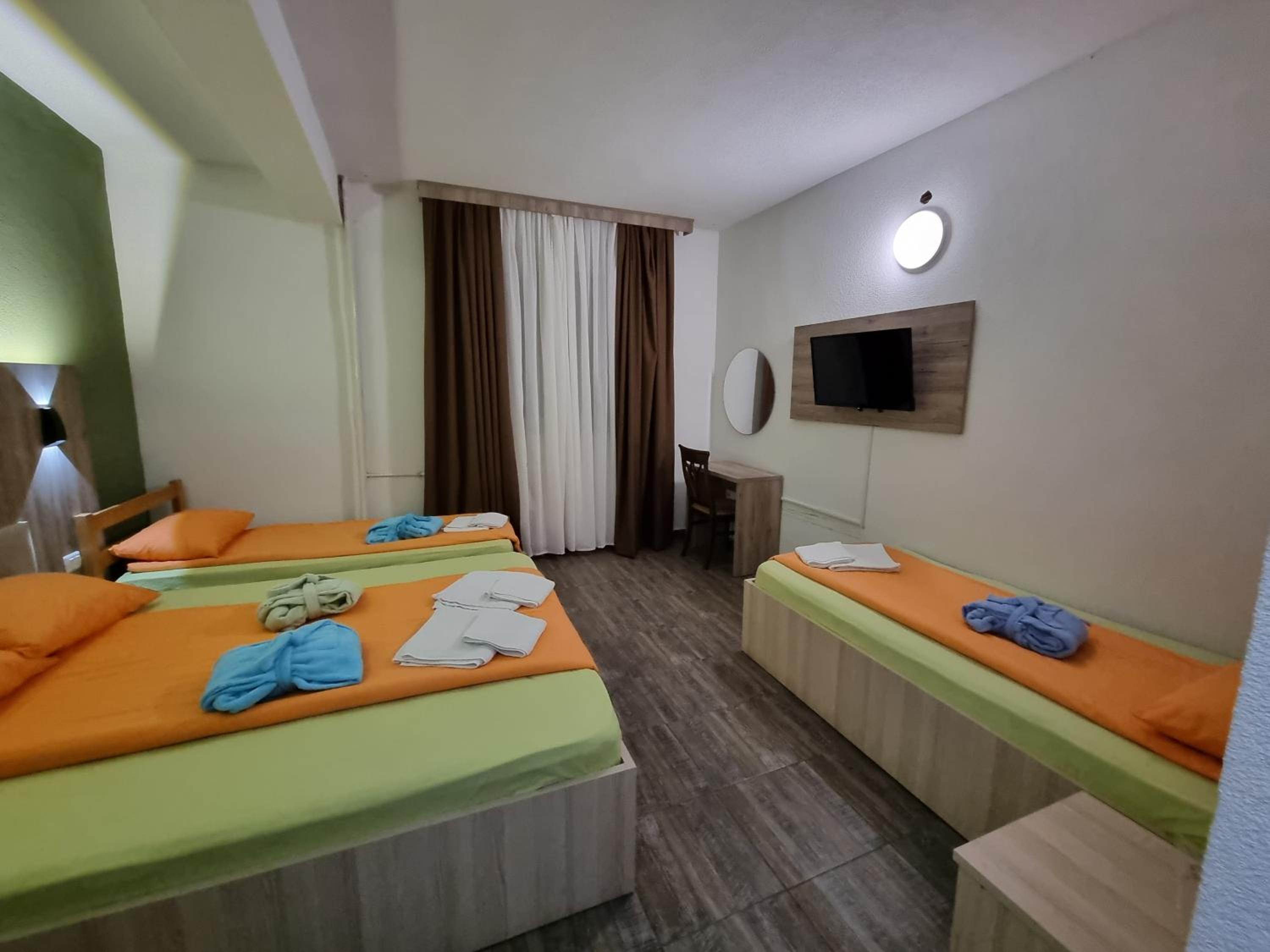 Budget Triple Room photo 2