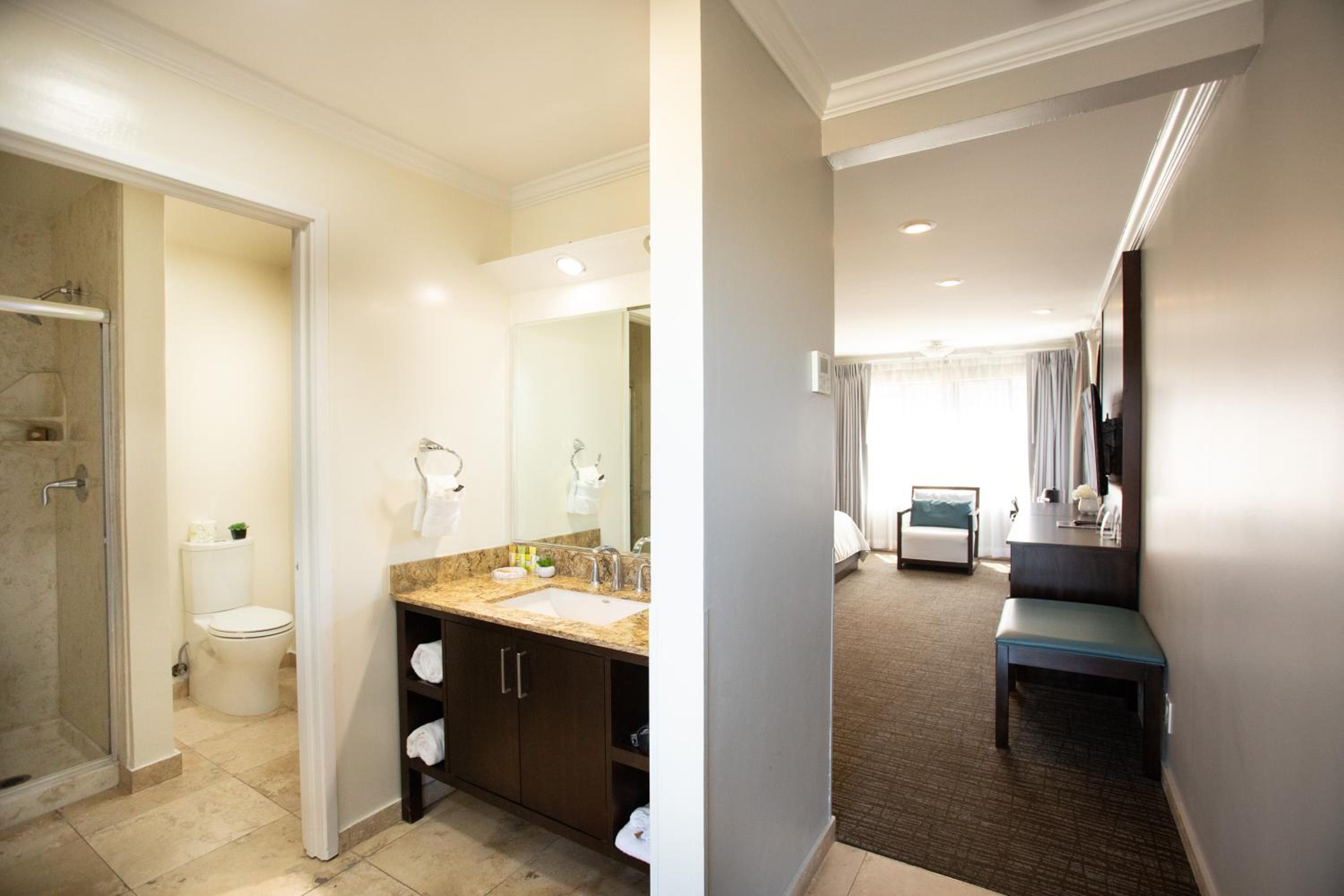 Queen Room with Two Queen Beds and Fireplace - Photo 6