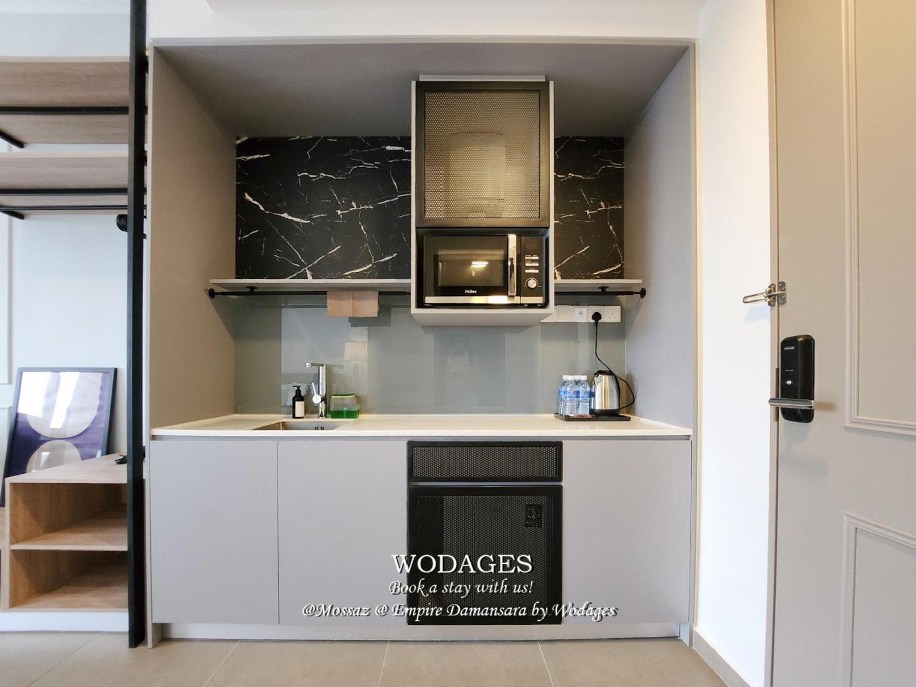 Family Studio - Photo 11