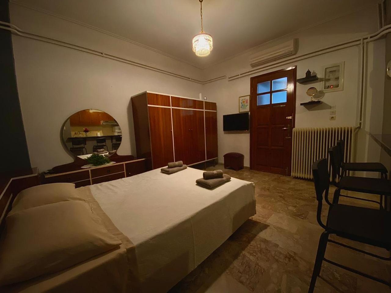 One-Bedroom Apartment photo 3