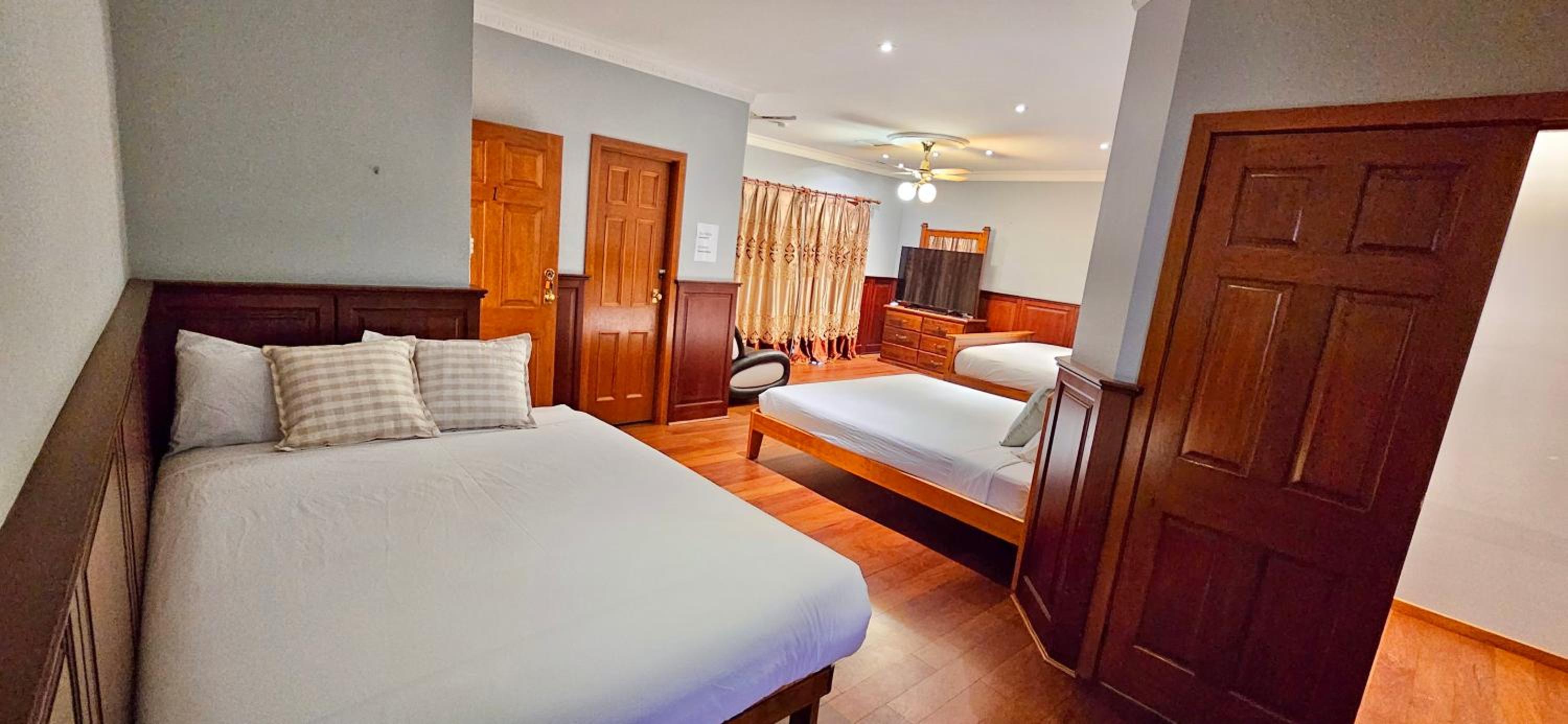 Family Suite with Balcony photo 2