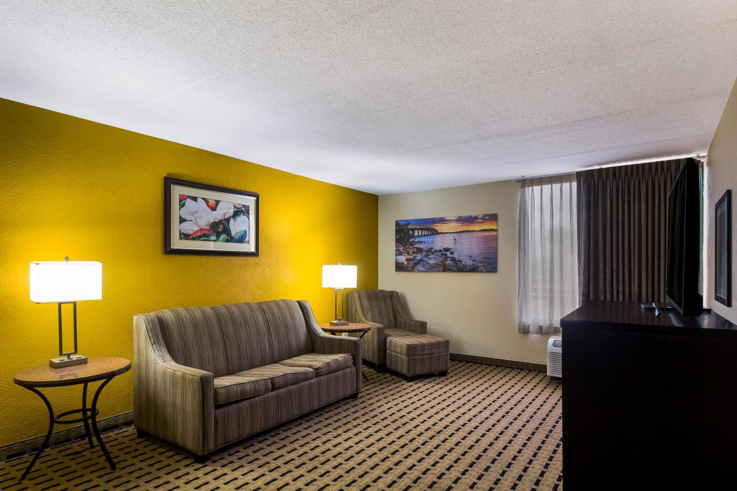  King Suite - Non Smoking photo 3