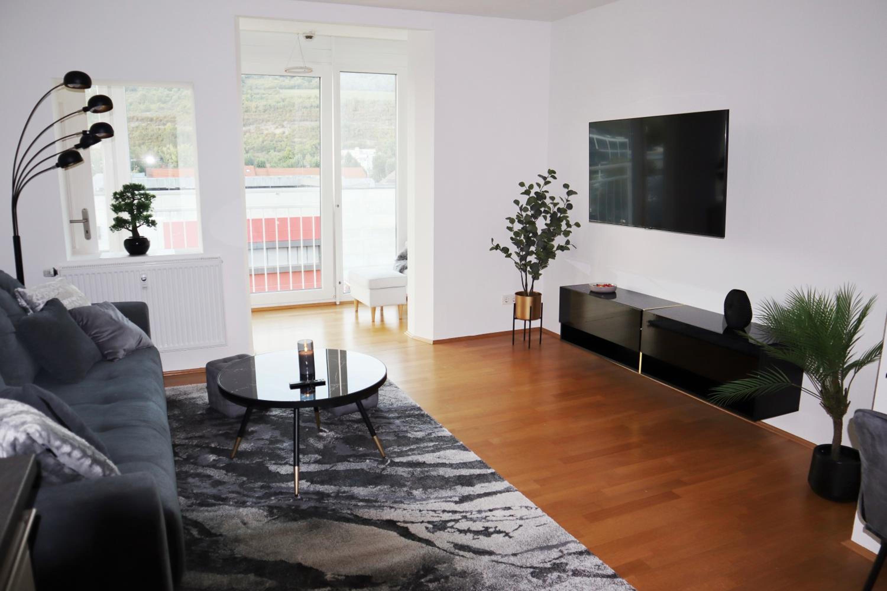 Deluxe King Suite