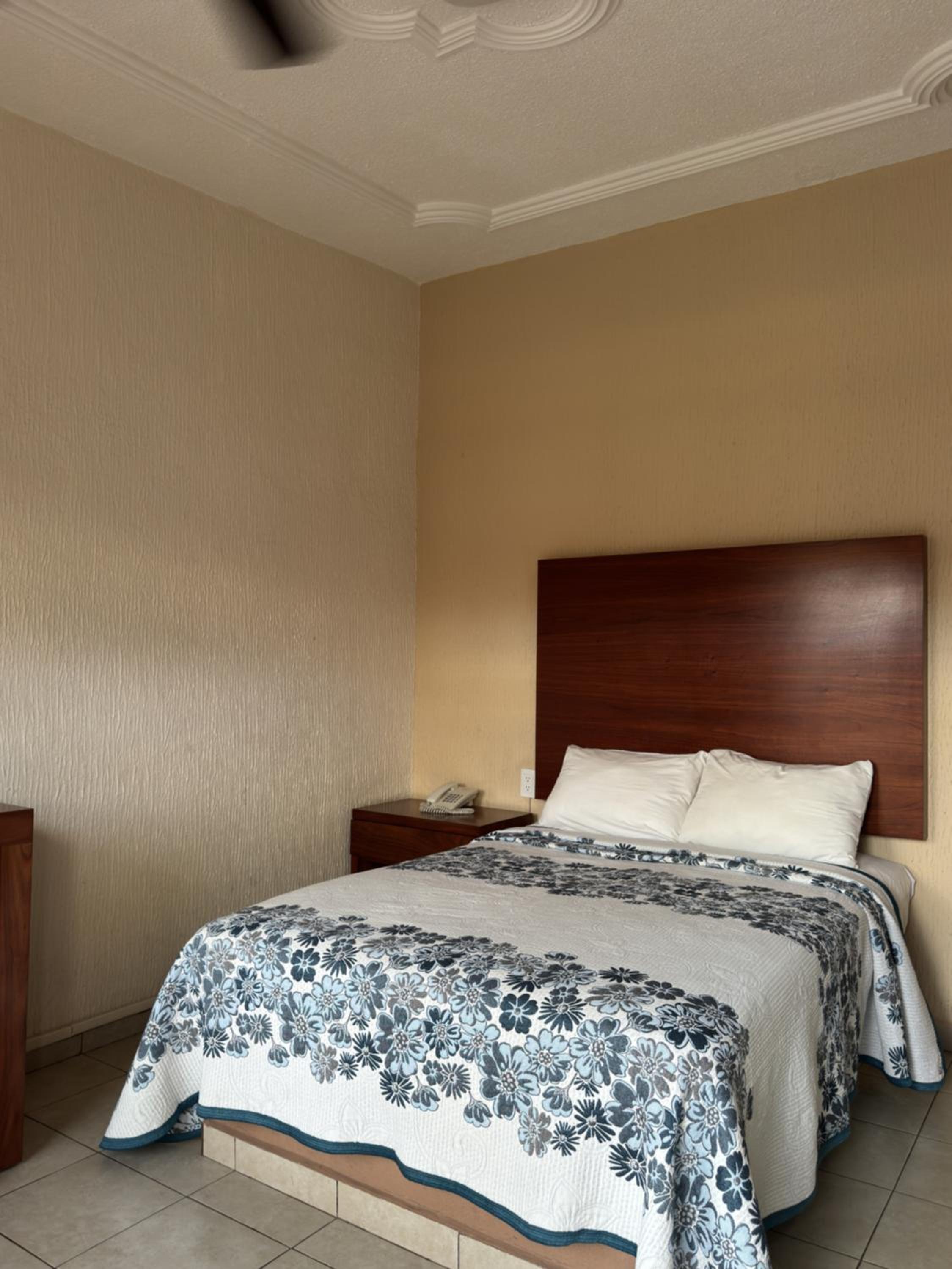 Budget Double Room photo 3