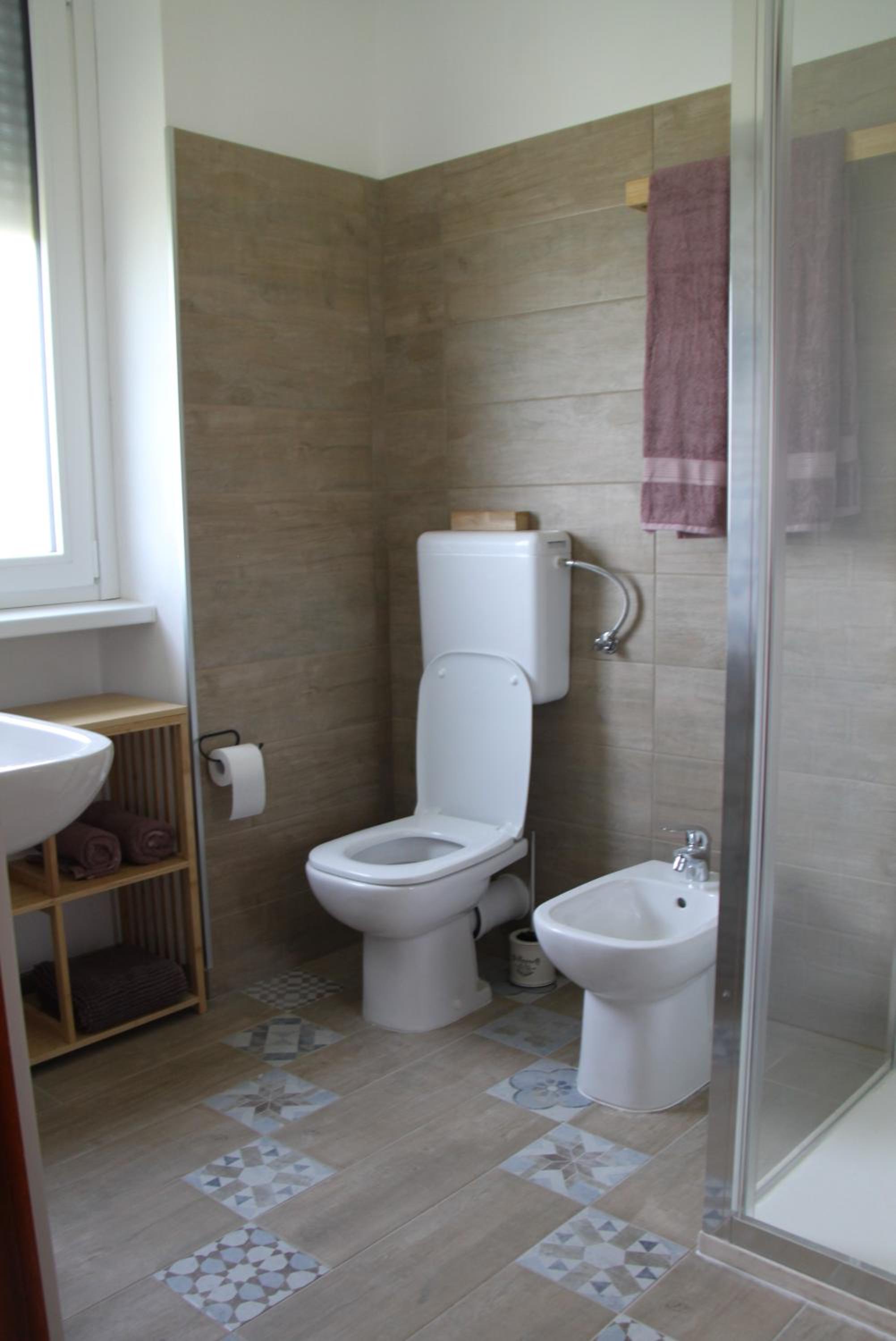 Double or Twin Room with Private Bathroom photo 3