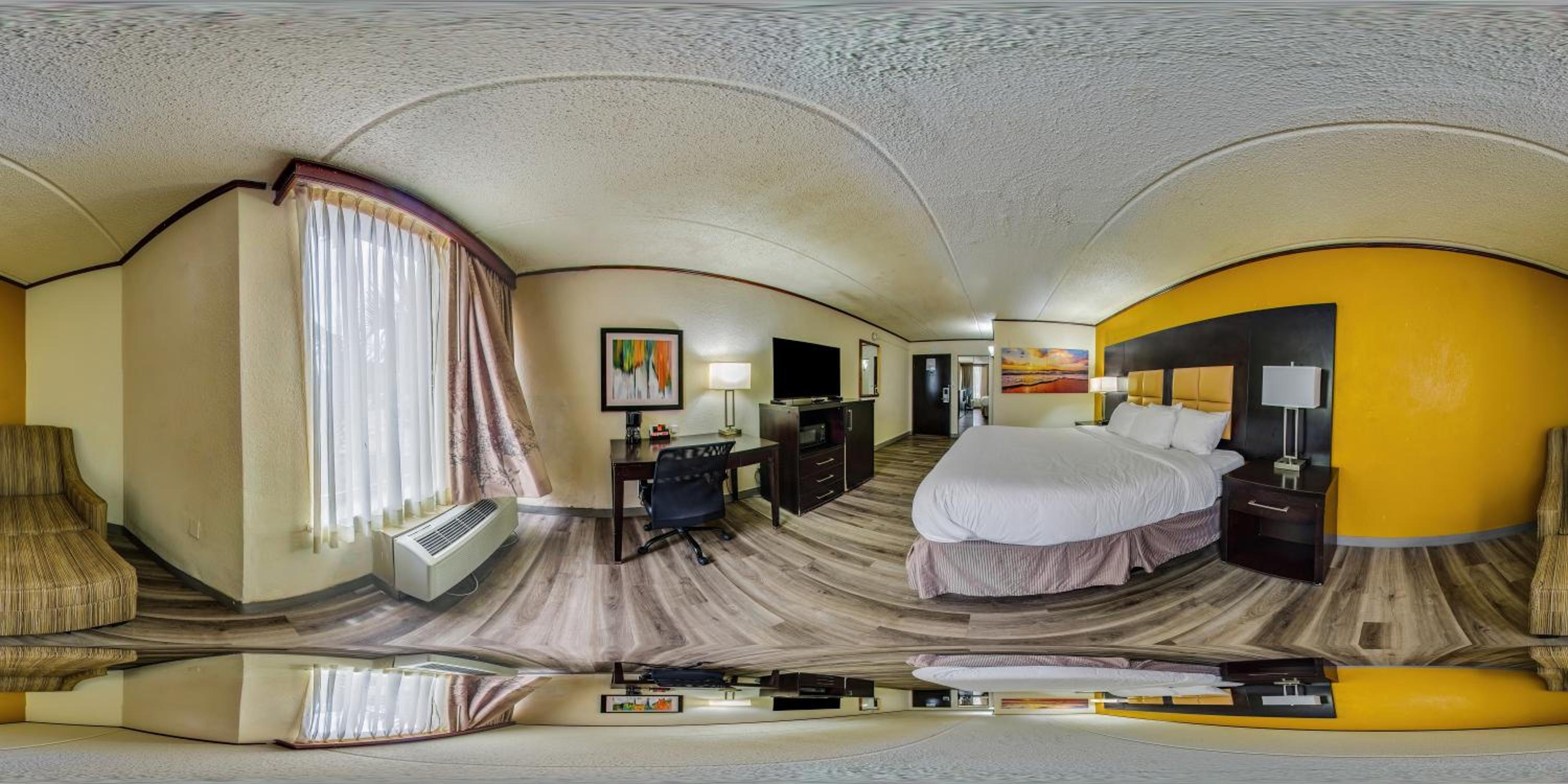 King Room with Wet Bar - Non Smoking - Photo 1