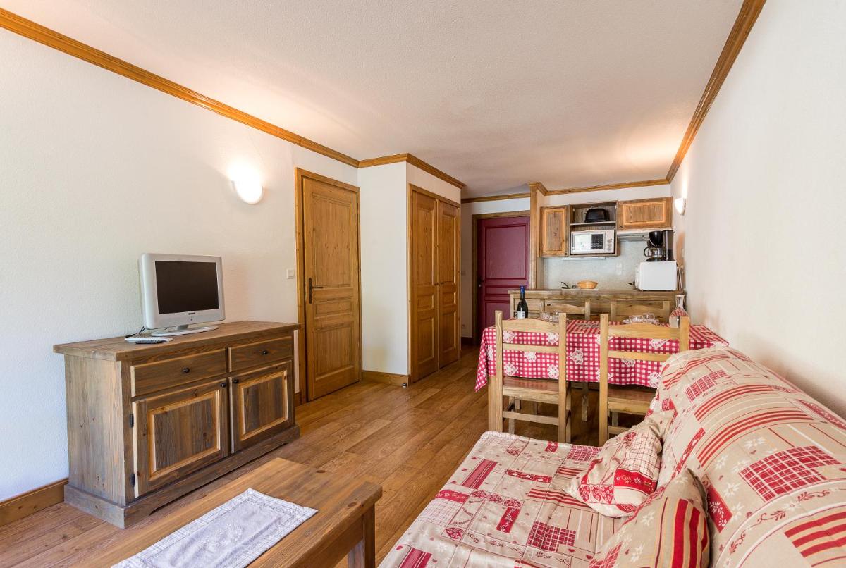 One-Bedroom Apartment photo 2