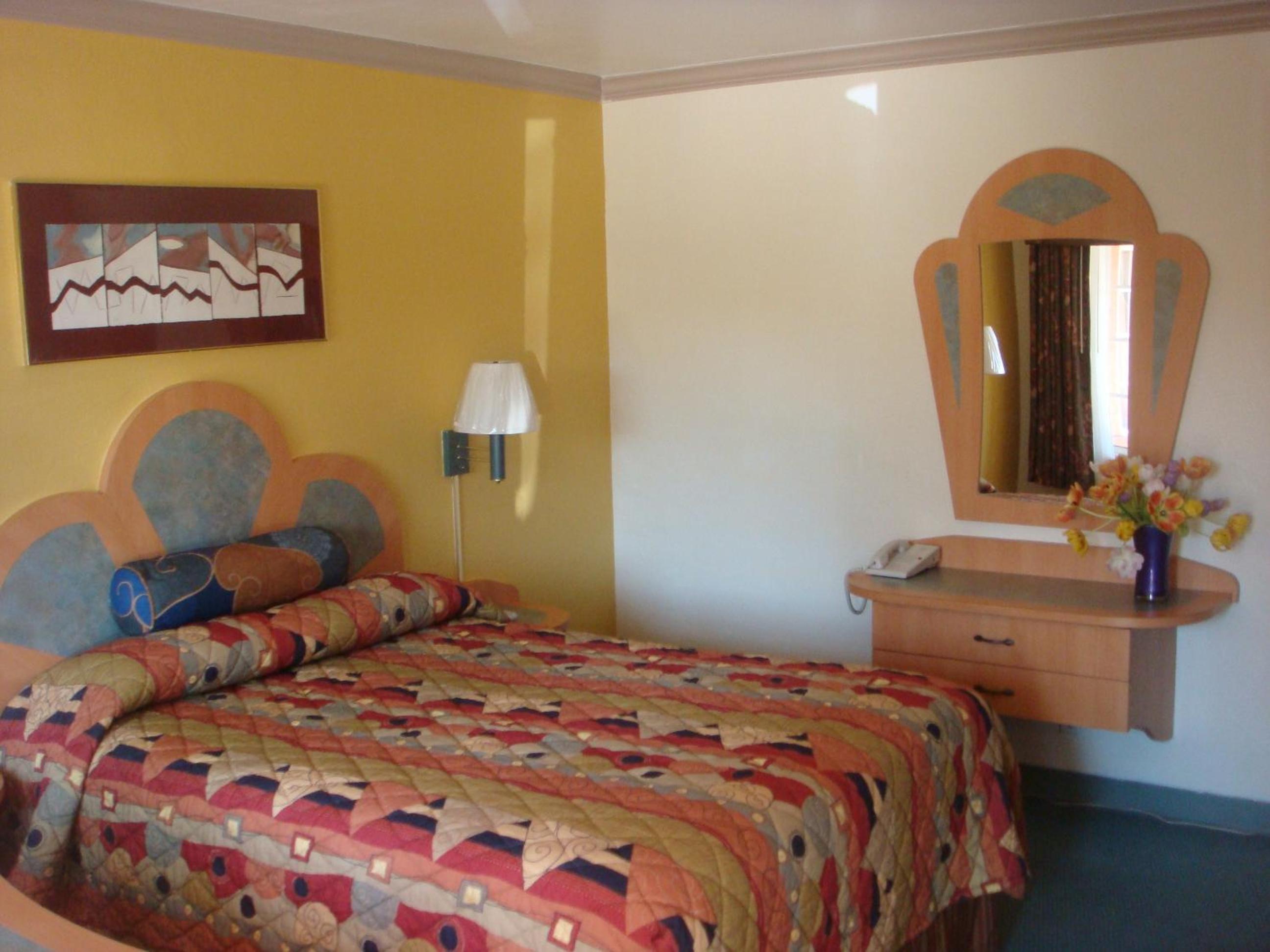 Queen Room - Photo 1