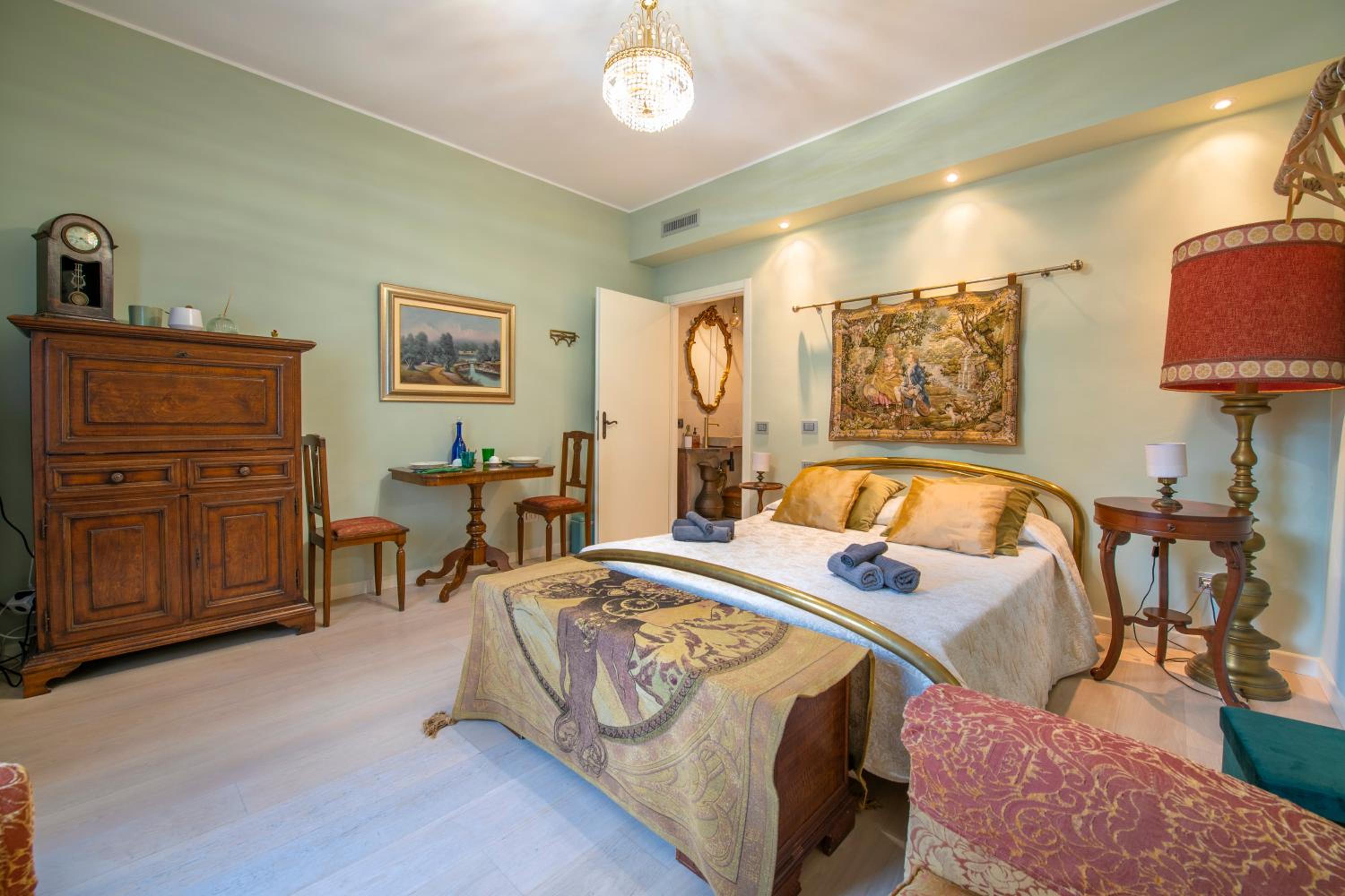 Superior King Room