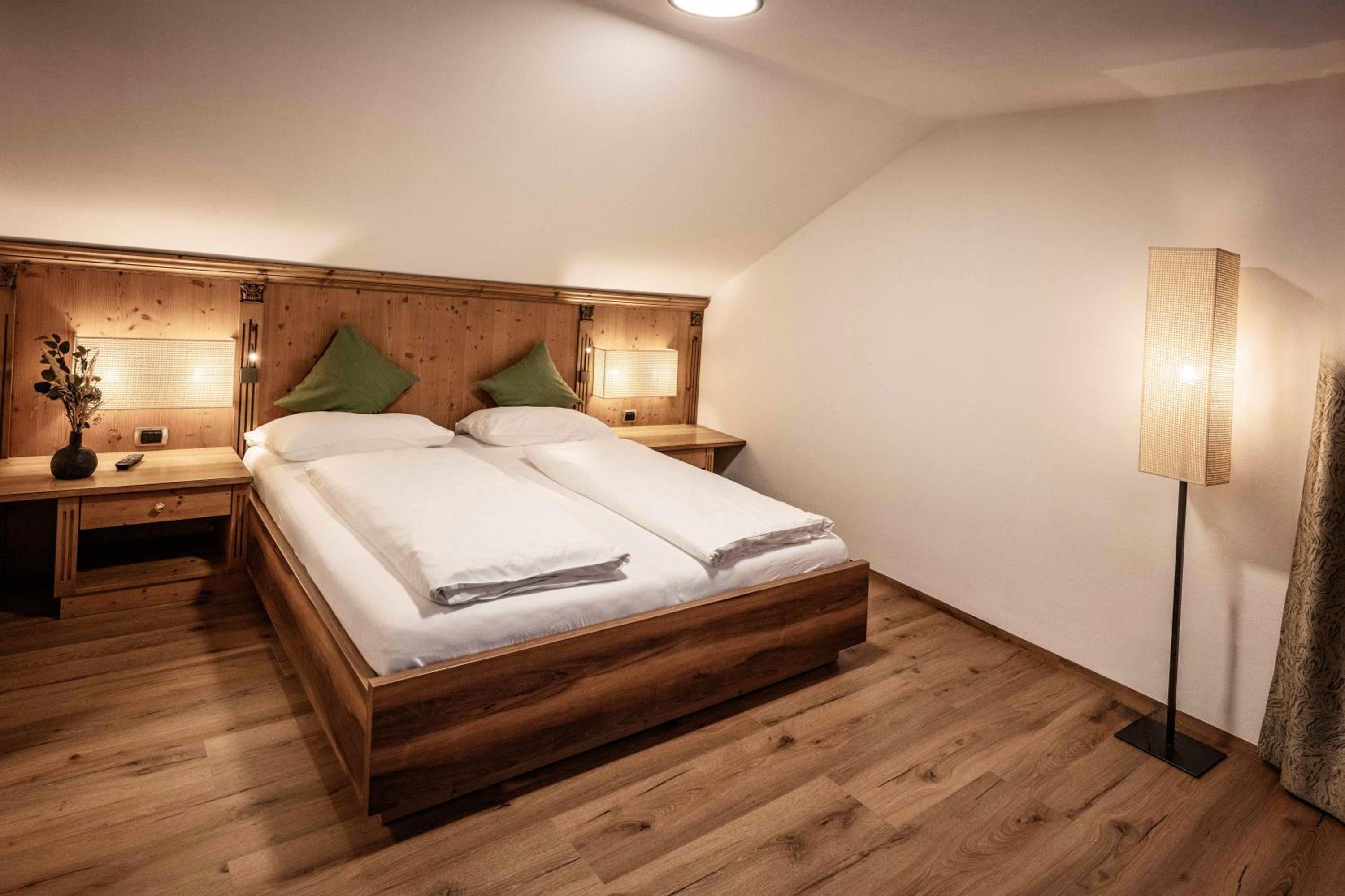 Two-Bedroom Apartment with Mountain View