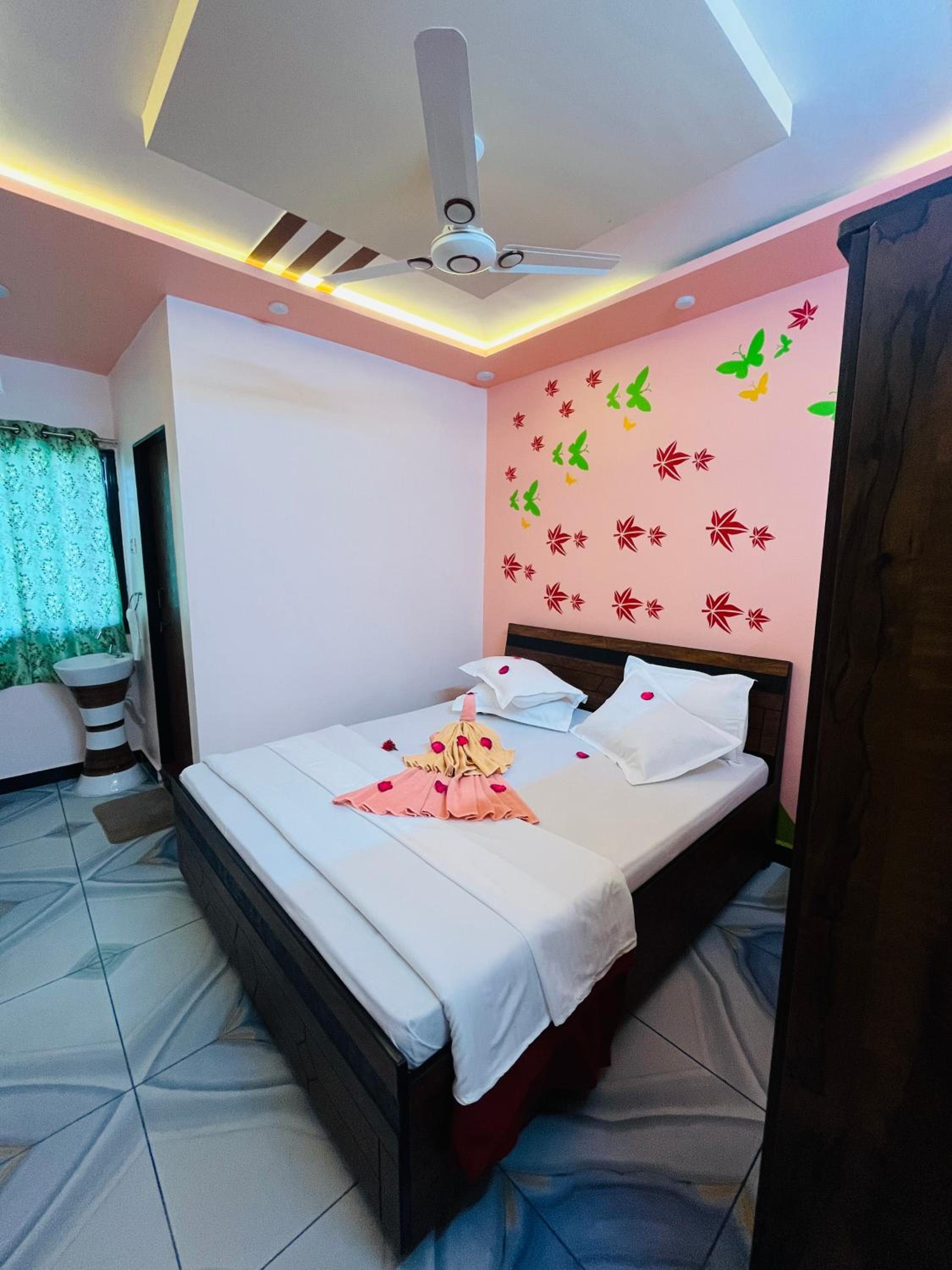 Standard King Room photo 1