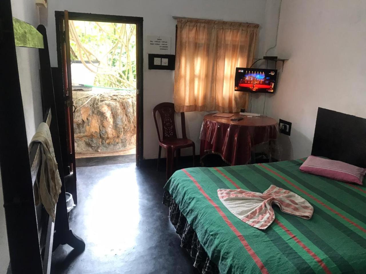 Double or Twin Room with Private Bathroom photo 1
