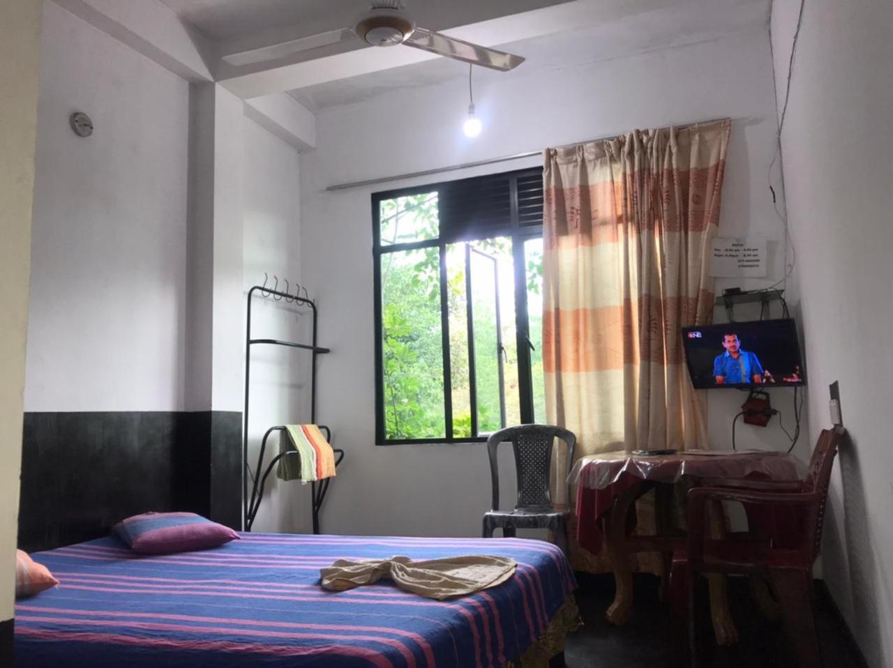 Double or Twin Room with Private Bathroom photo 3