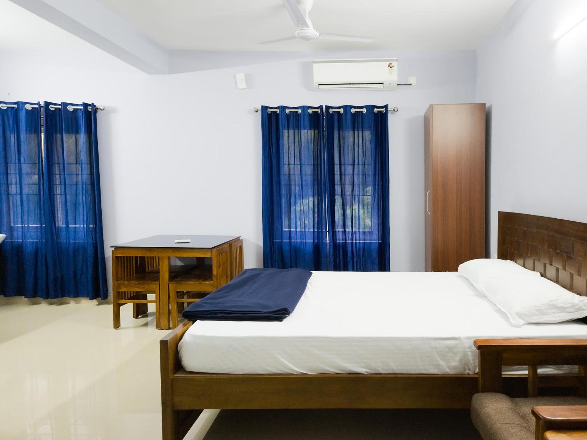 Studio Apartment With Balcony photo 1