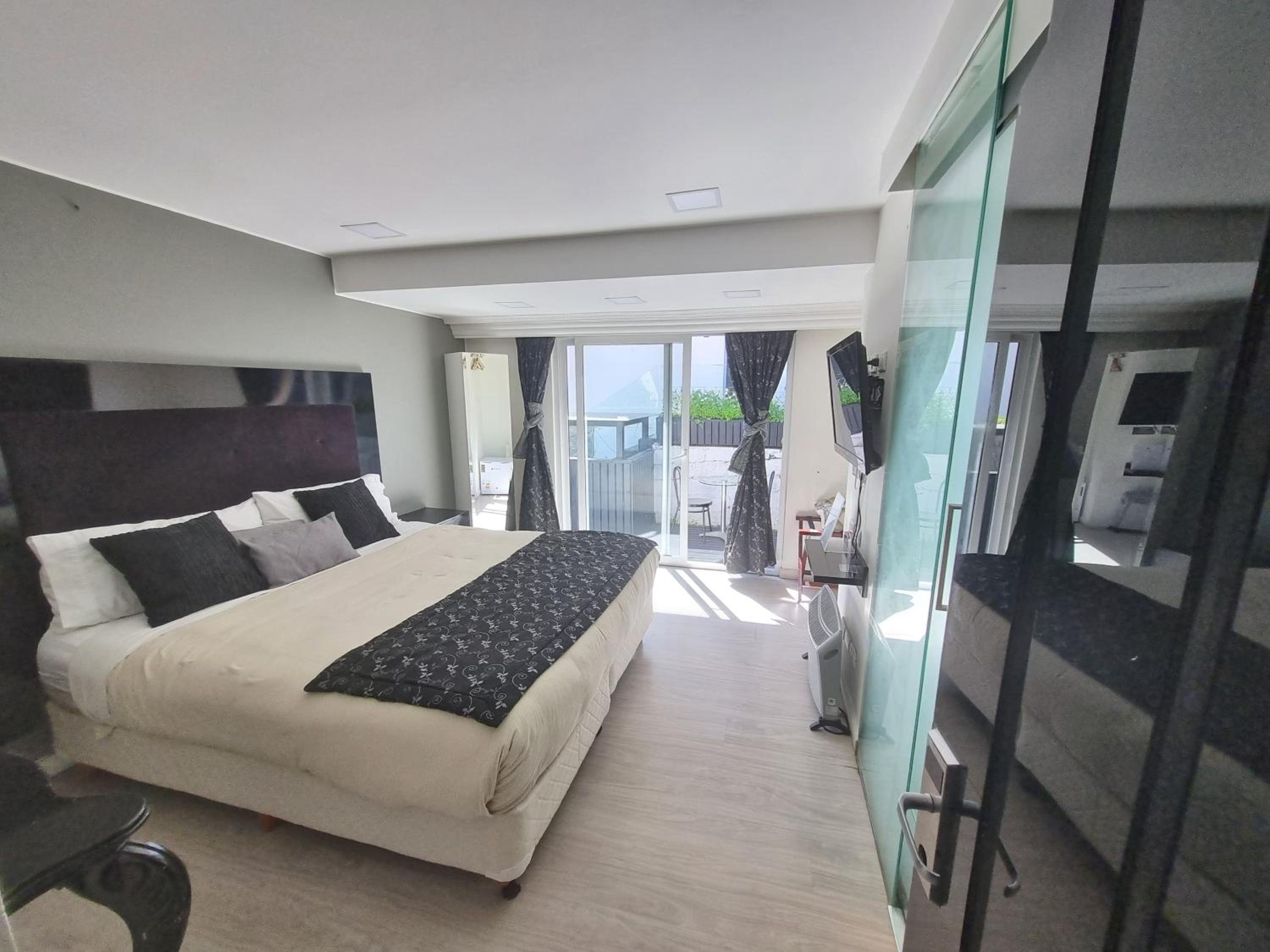 Double Room with Patio photo 1