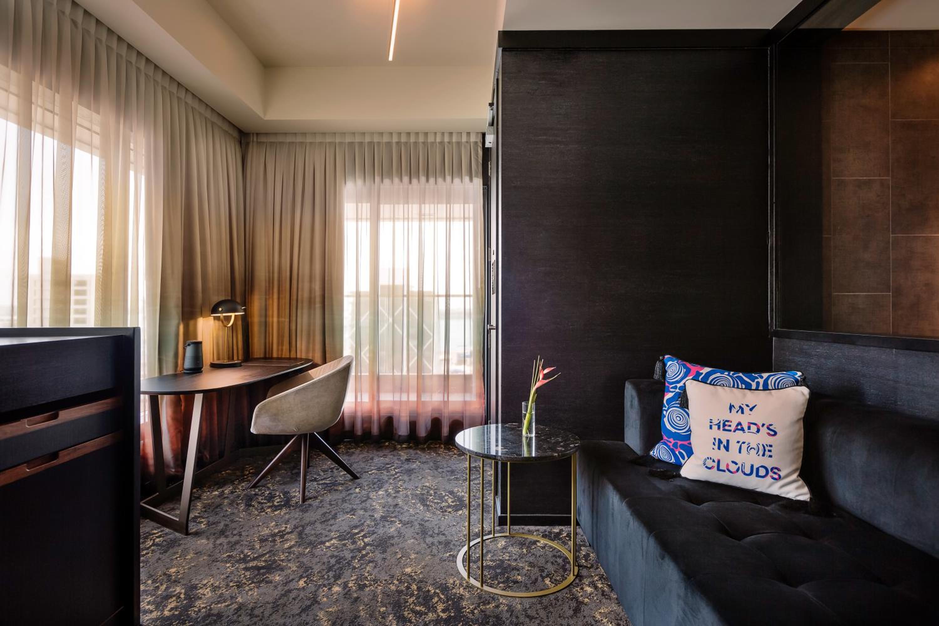 Signature Suite with One King Bed (Non Smoking)
