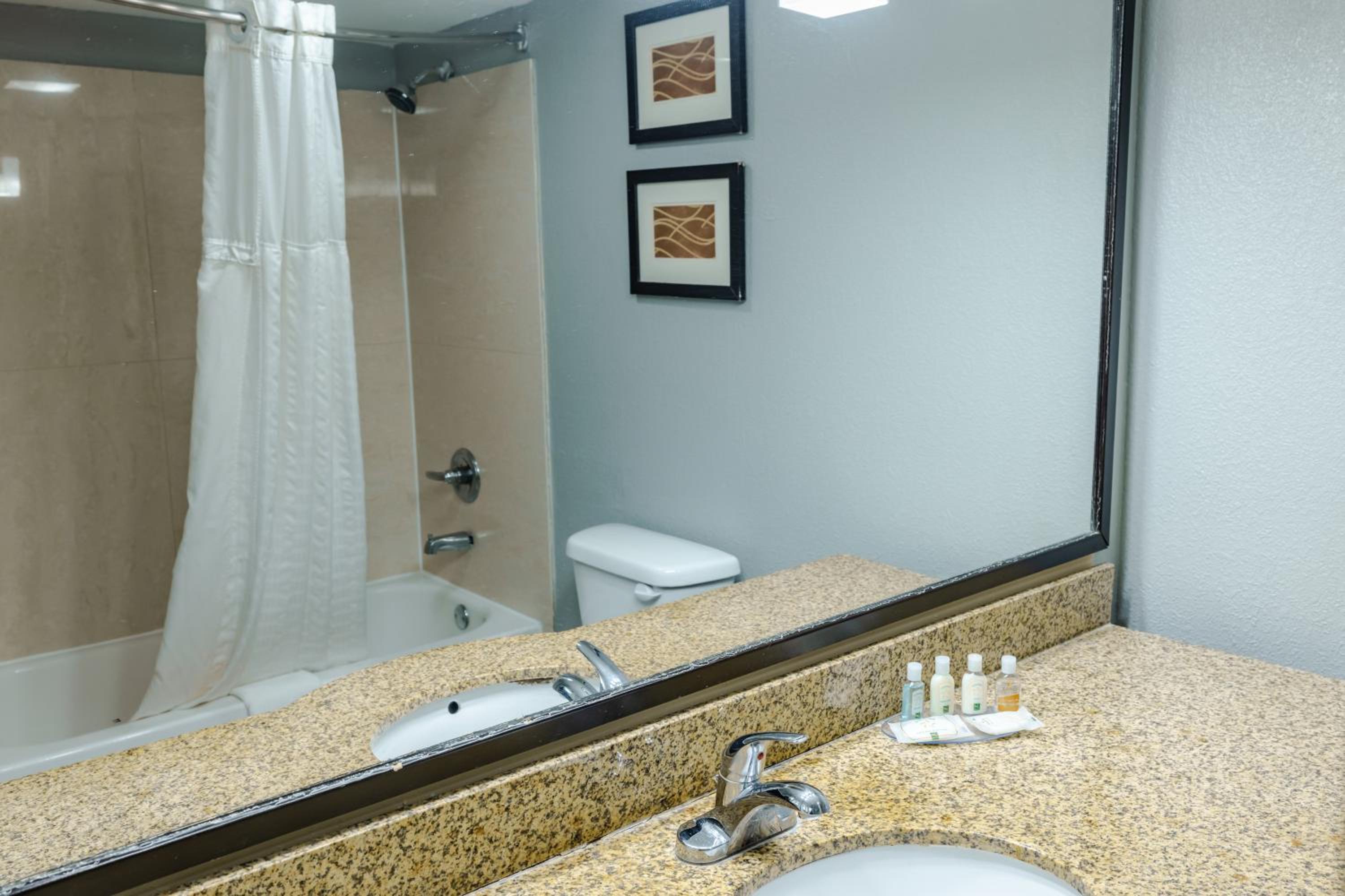 Standard Double Room - Non-Smoking - Photo 6