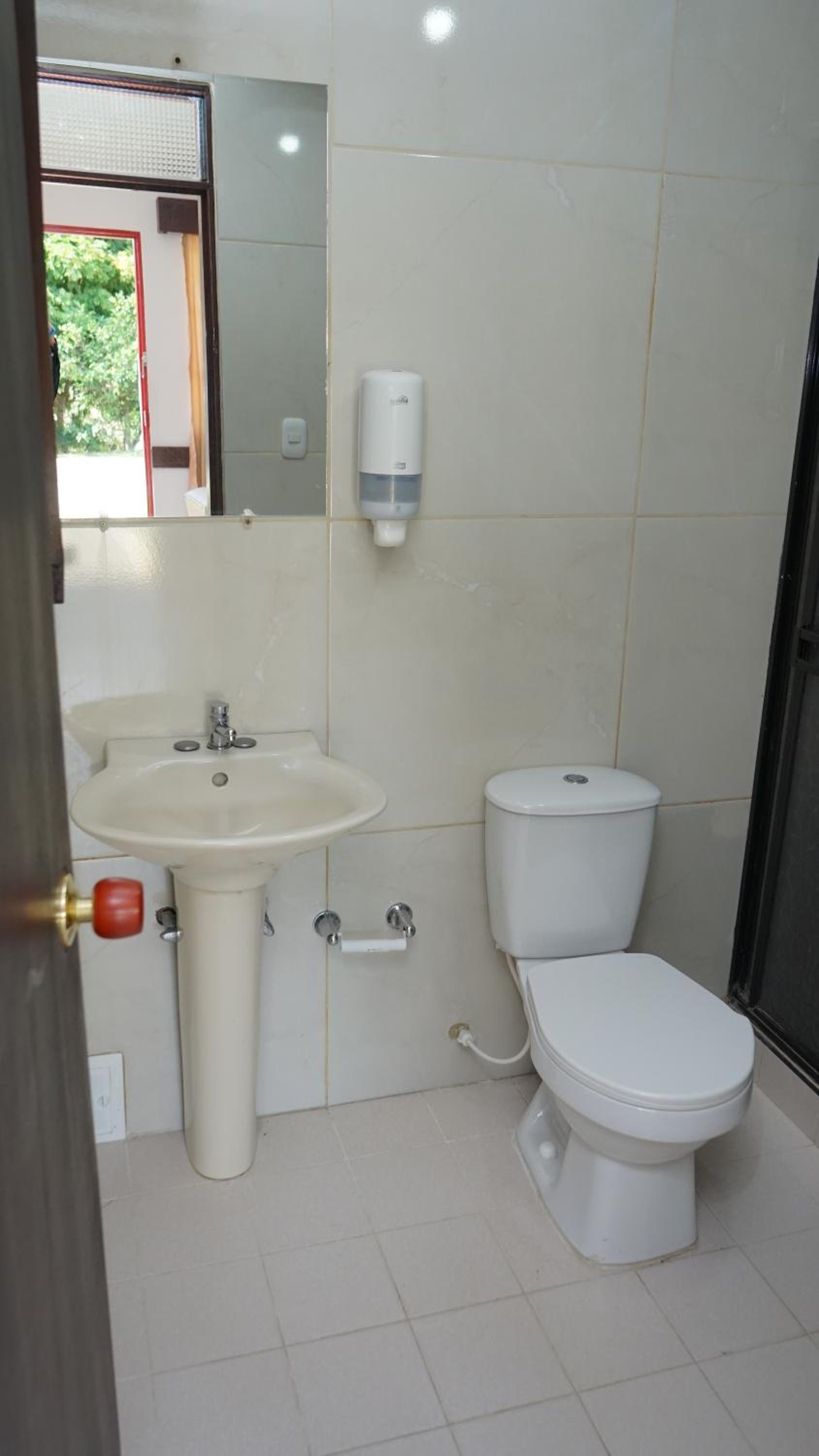 Family Room with Private Bathroom photo 2