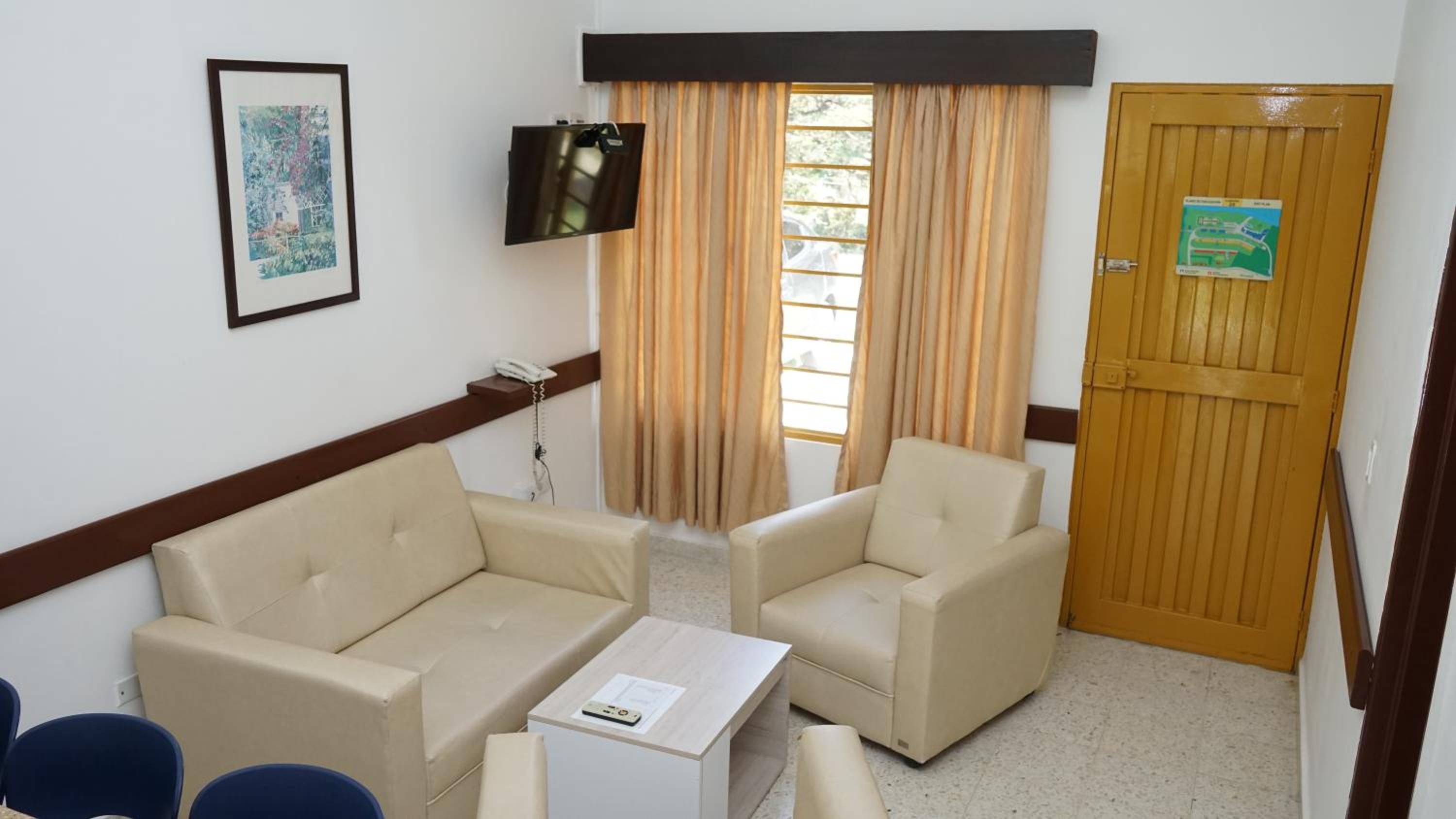 Family Room with Private Bathroom photo 1