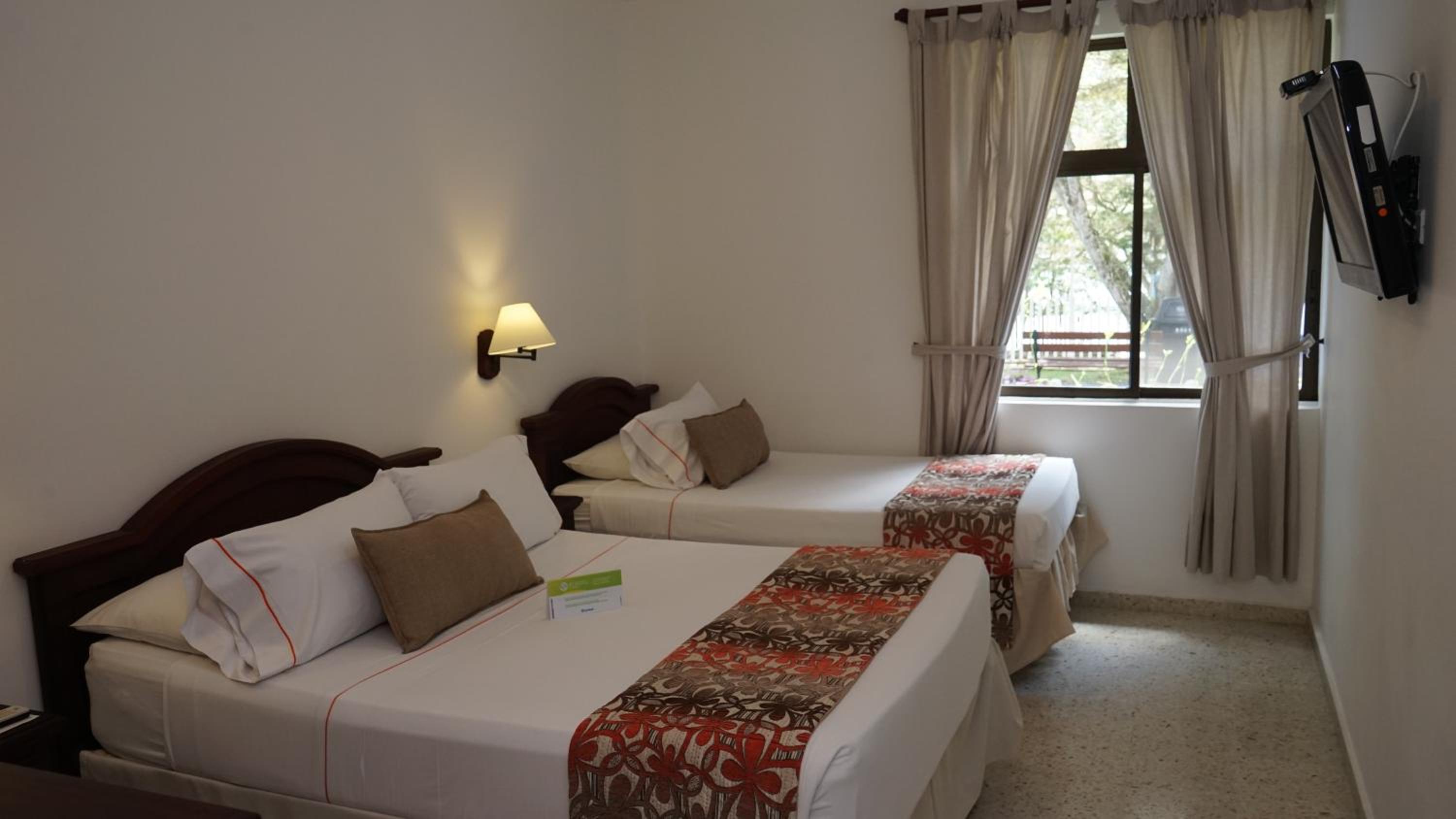 Single Room with Private Bathroom photo 1