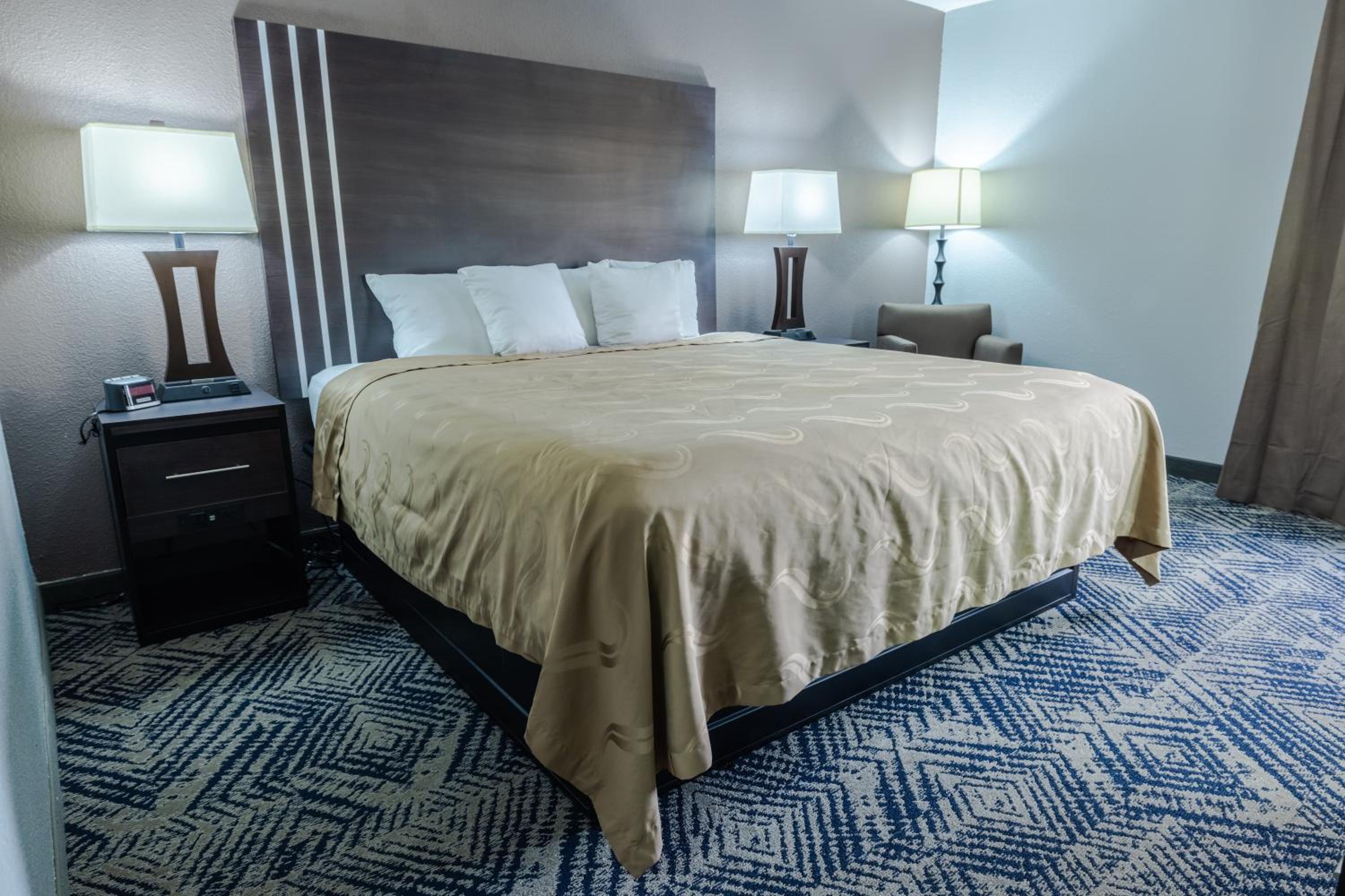 King Room - Accessible/Non-Smoking - Photo 6