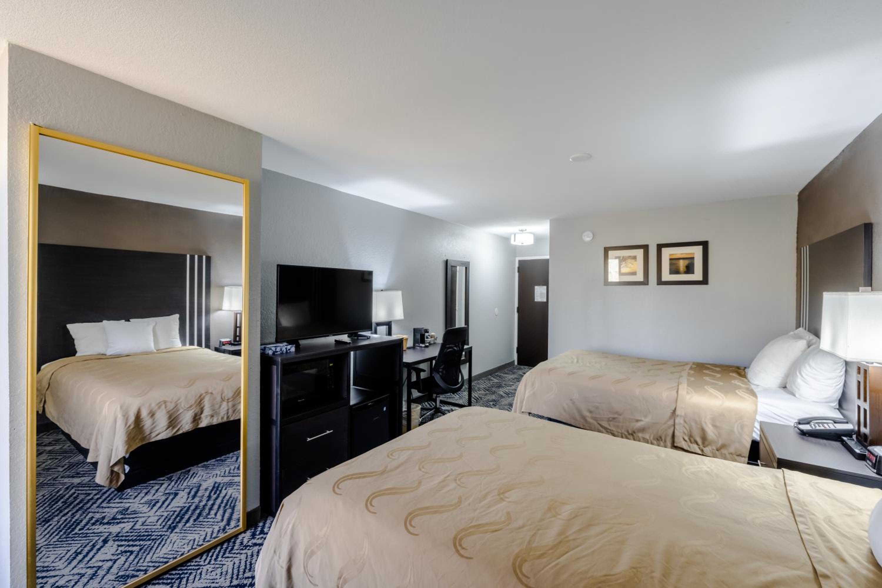 Standard Double Room - Non-Smoking - Photo 2